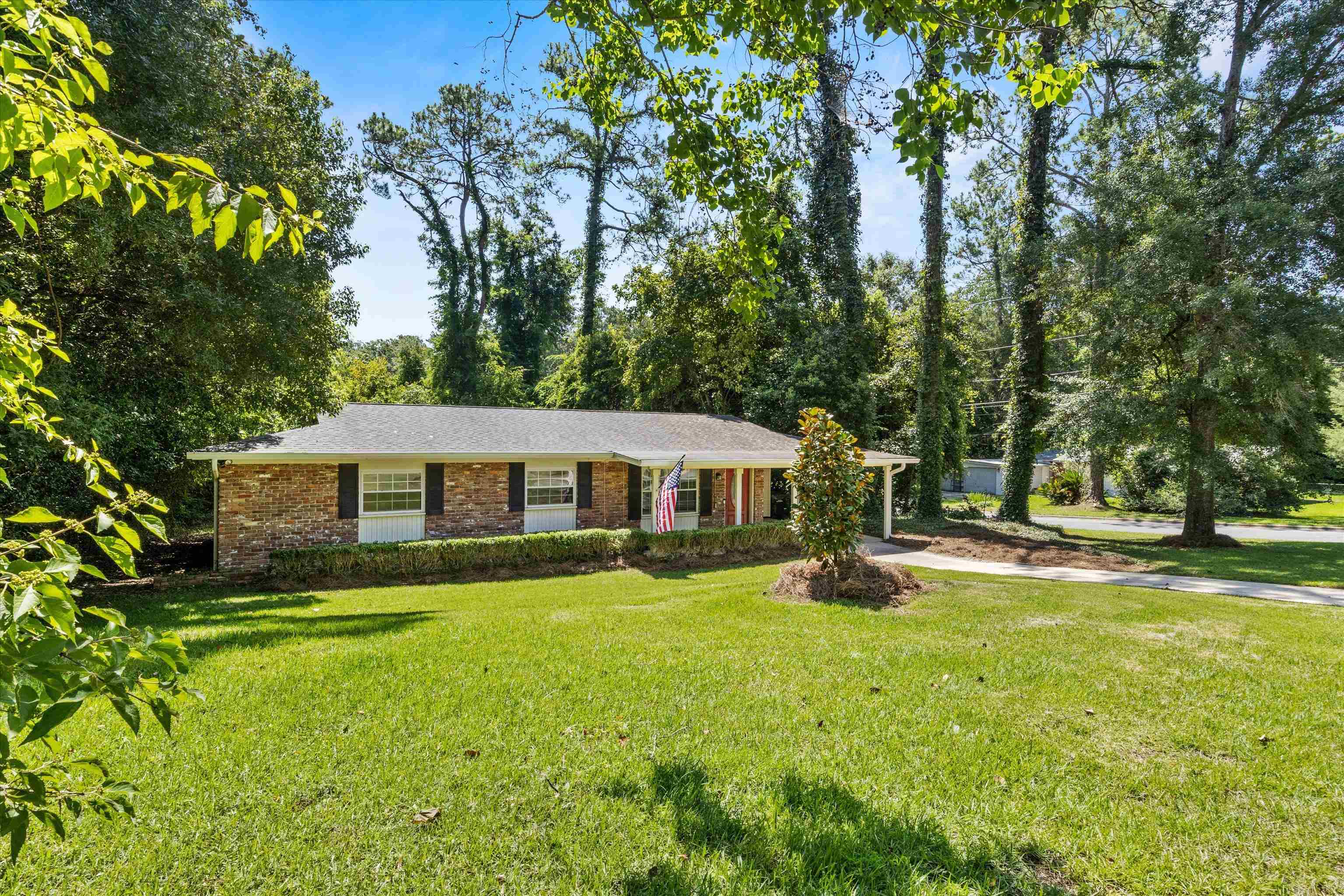 2301 Spoonwood Drive