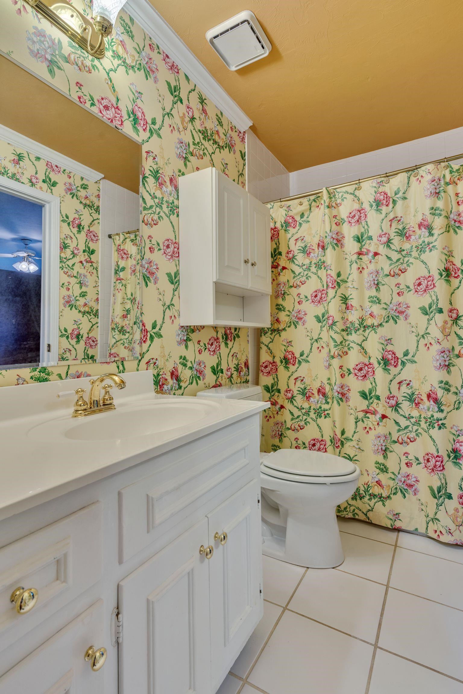 2560 Pine Ridge Road