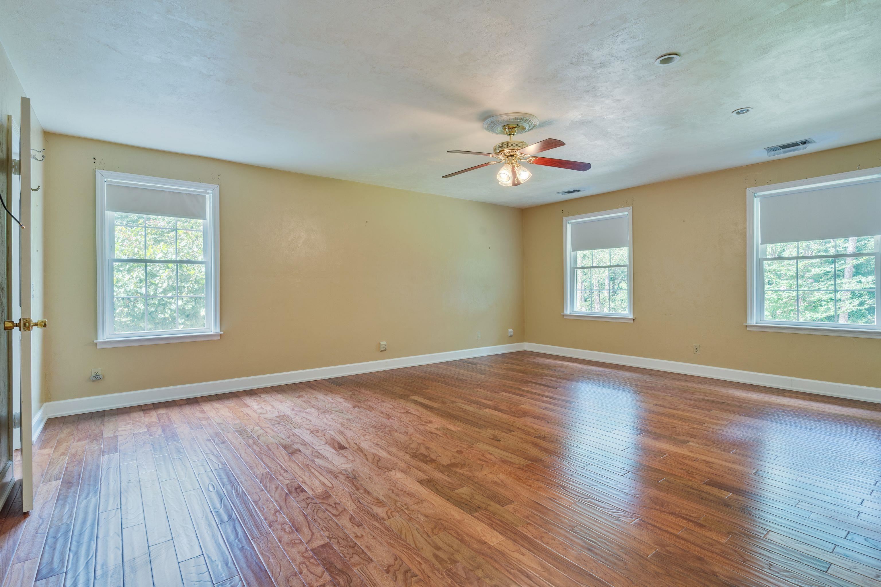 2560 Pine Ridge Road