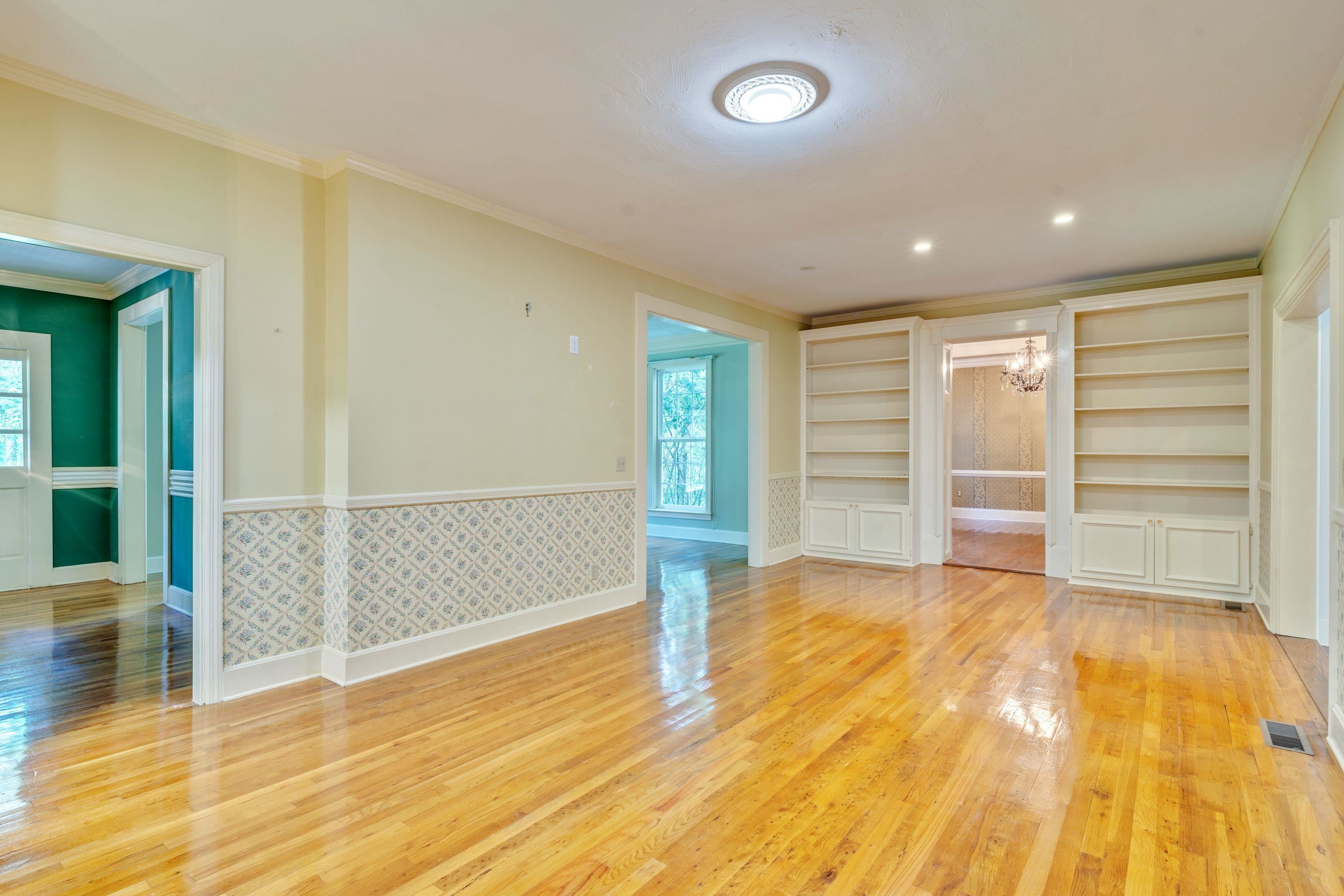 2560 Pine Ridge Road