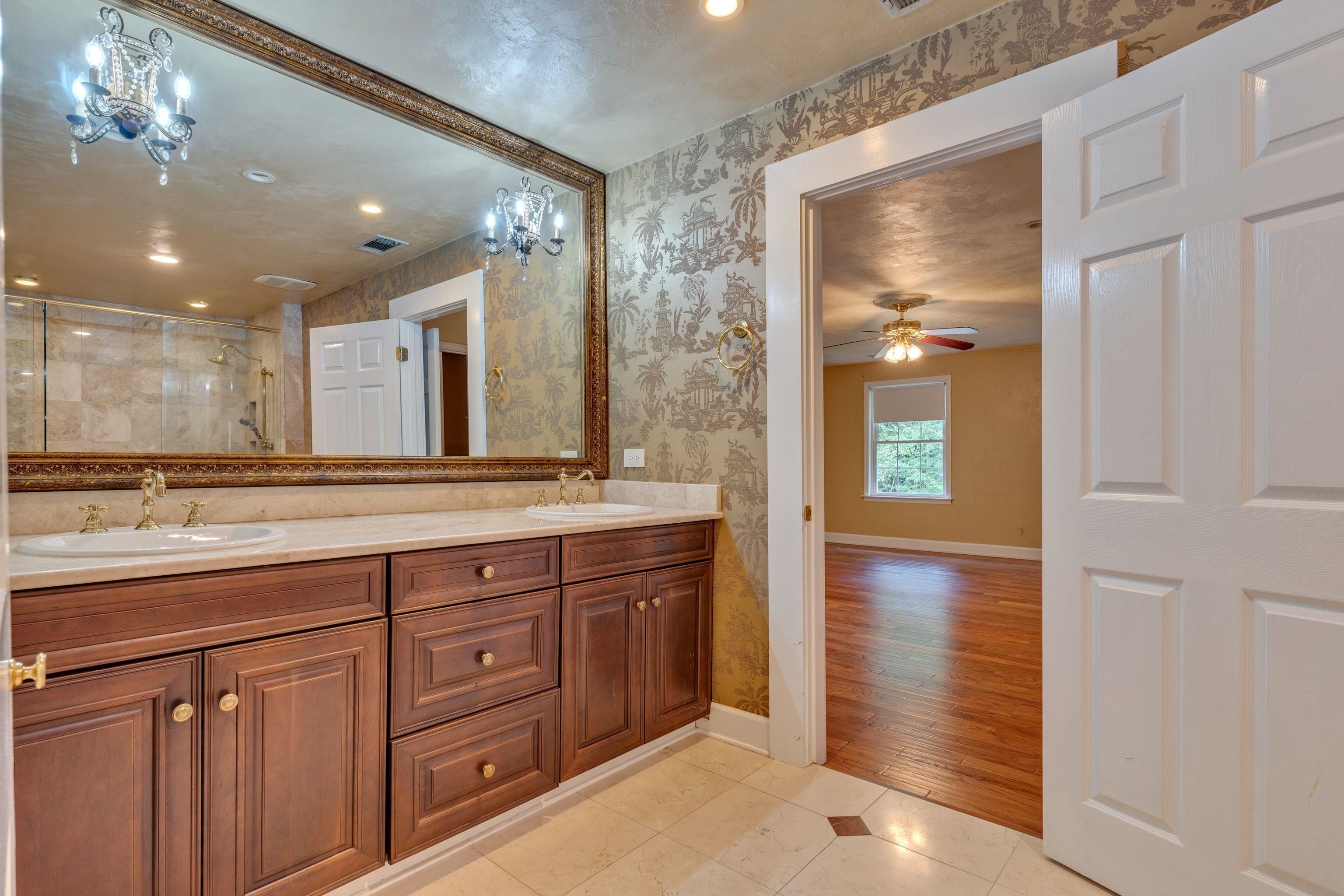 2560 Pine Ridge Road