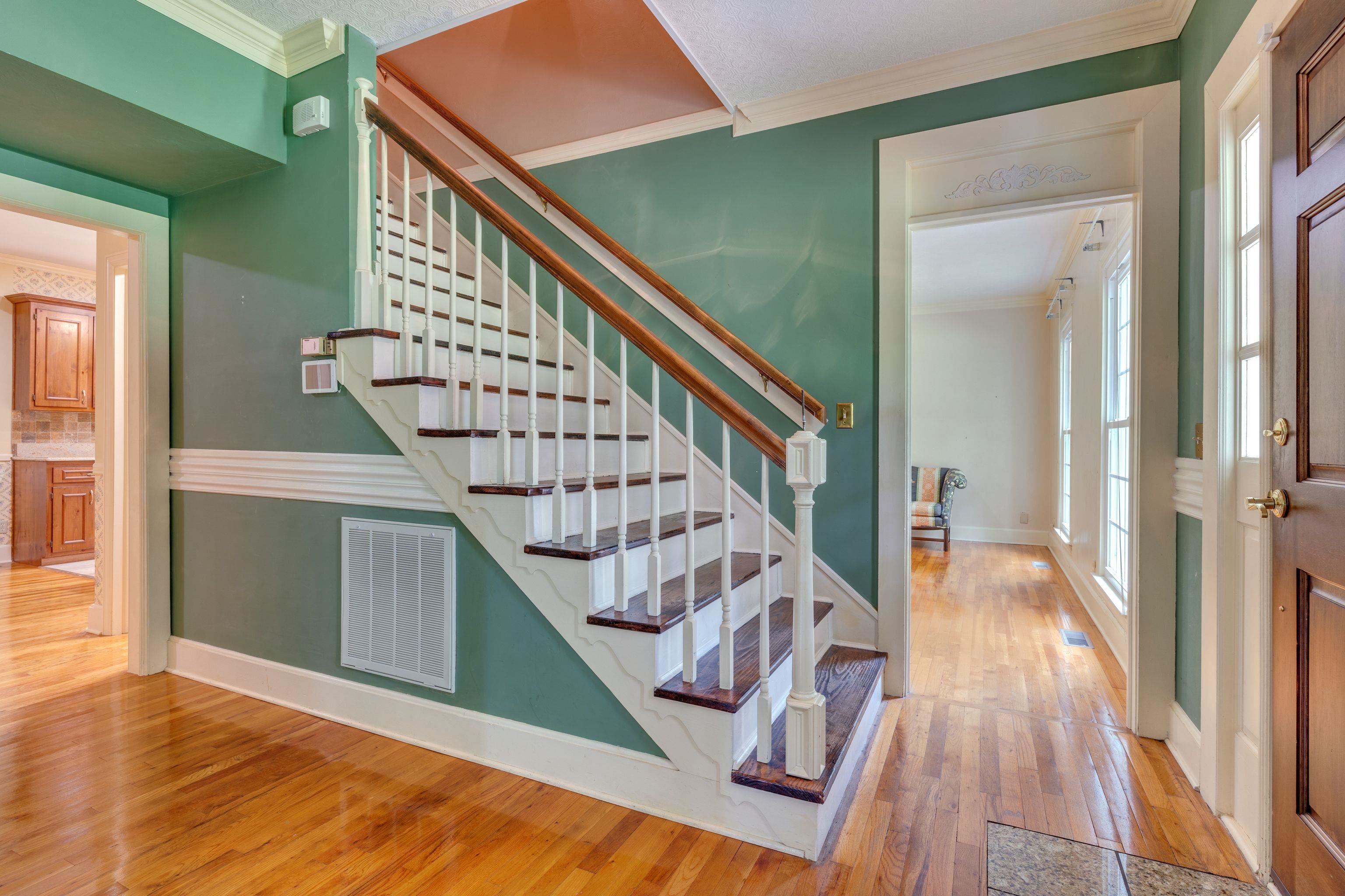 2560 Pine Ridge Road