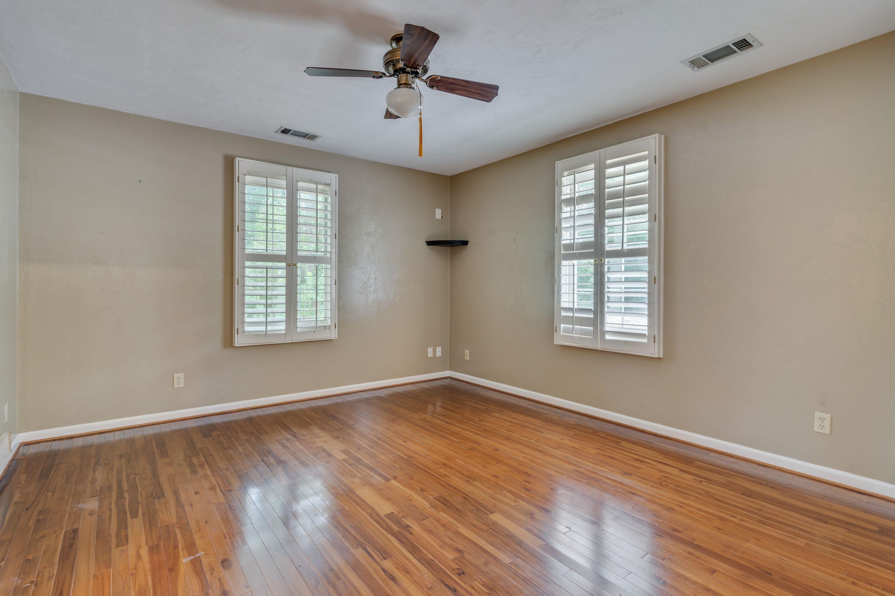 2560 Pine Ridge Road