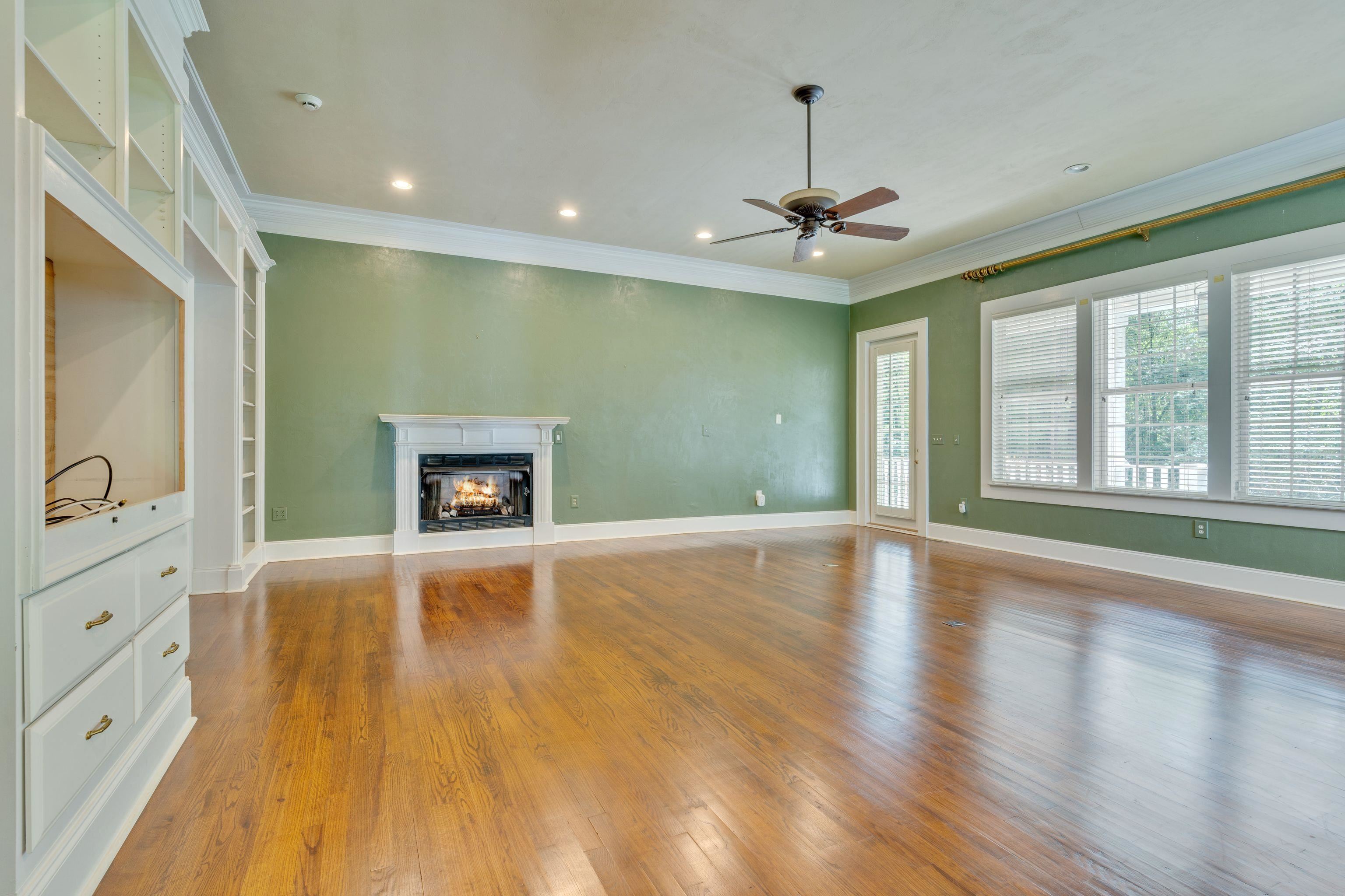 2560 Pine Ridge Road