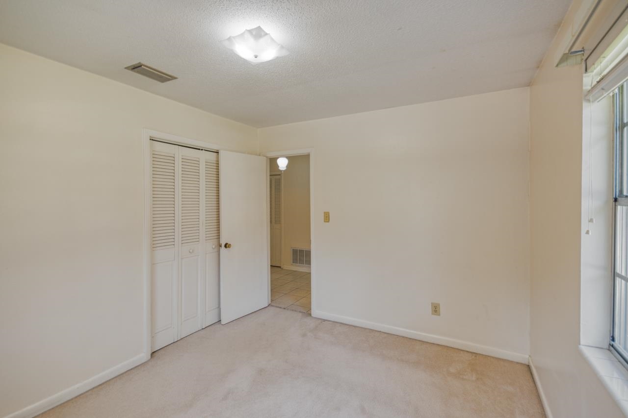 1425 Woodgate Way