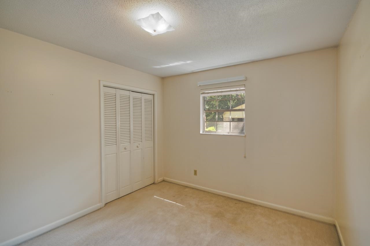 1425 Woodgate Way
