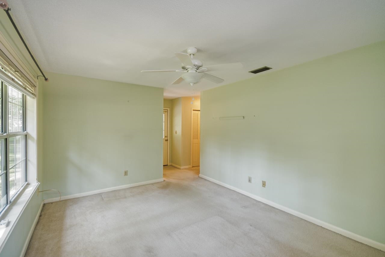 1425 Woodgate Way