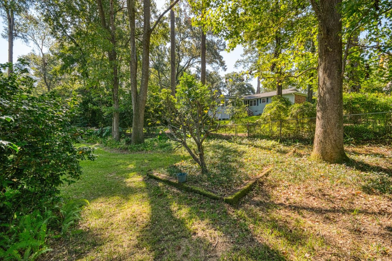 1425 Woodgate Way