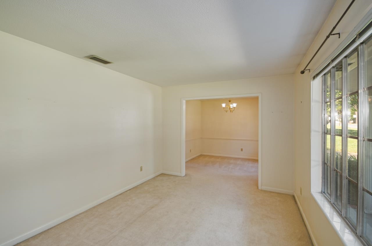 1425 Woodgate Way
