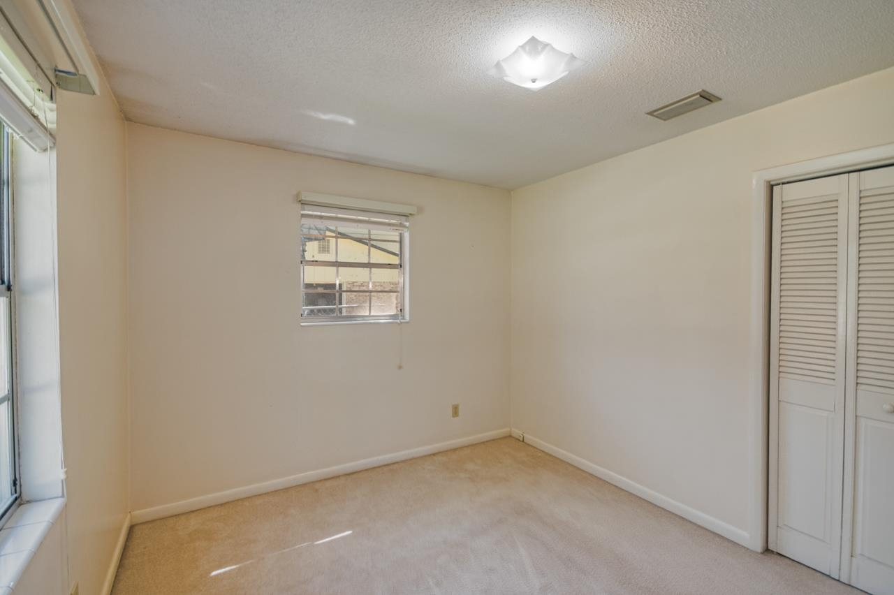 1425 Woodgate Way
