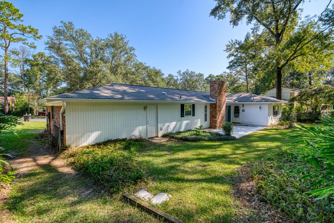 1425 Woodgate Way