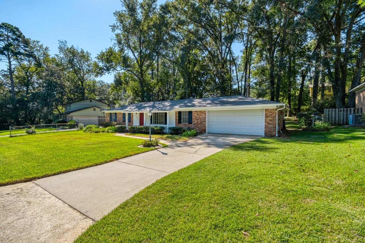 1425 Woodgate Way