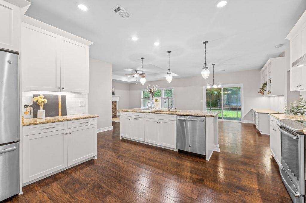 3493 Cedarwood Trail