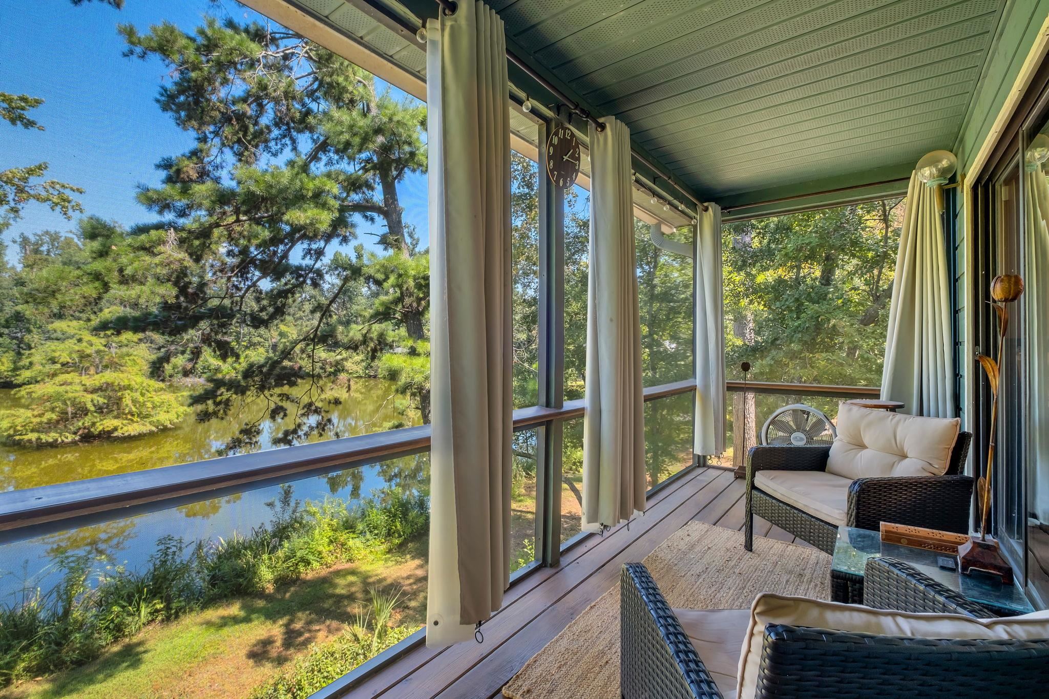 1718 Brookside Boulevard