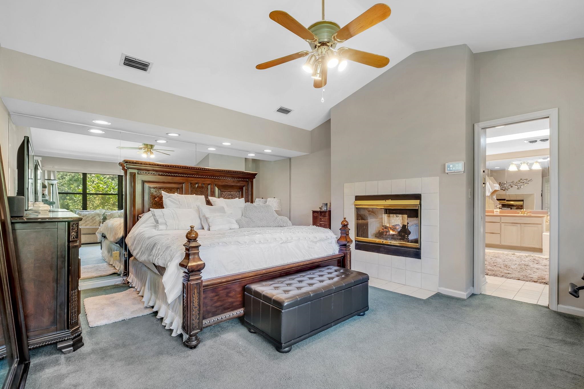 1718 Brookside Boulevard