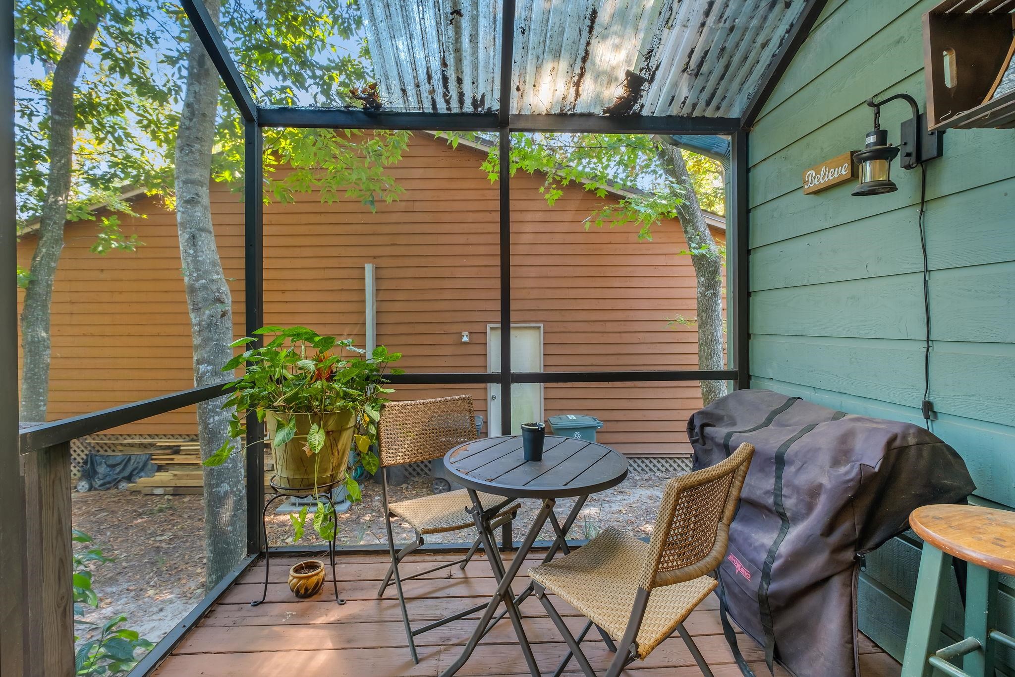 1718 Brookside Boulevard