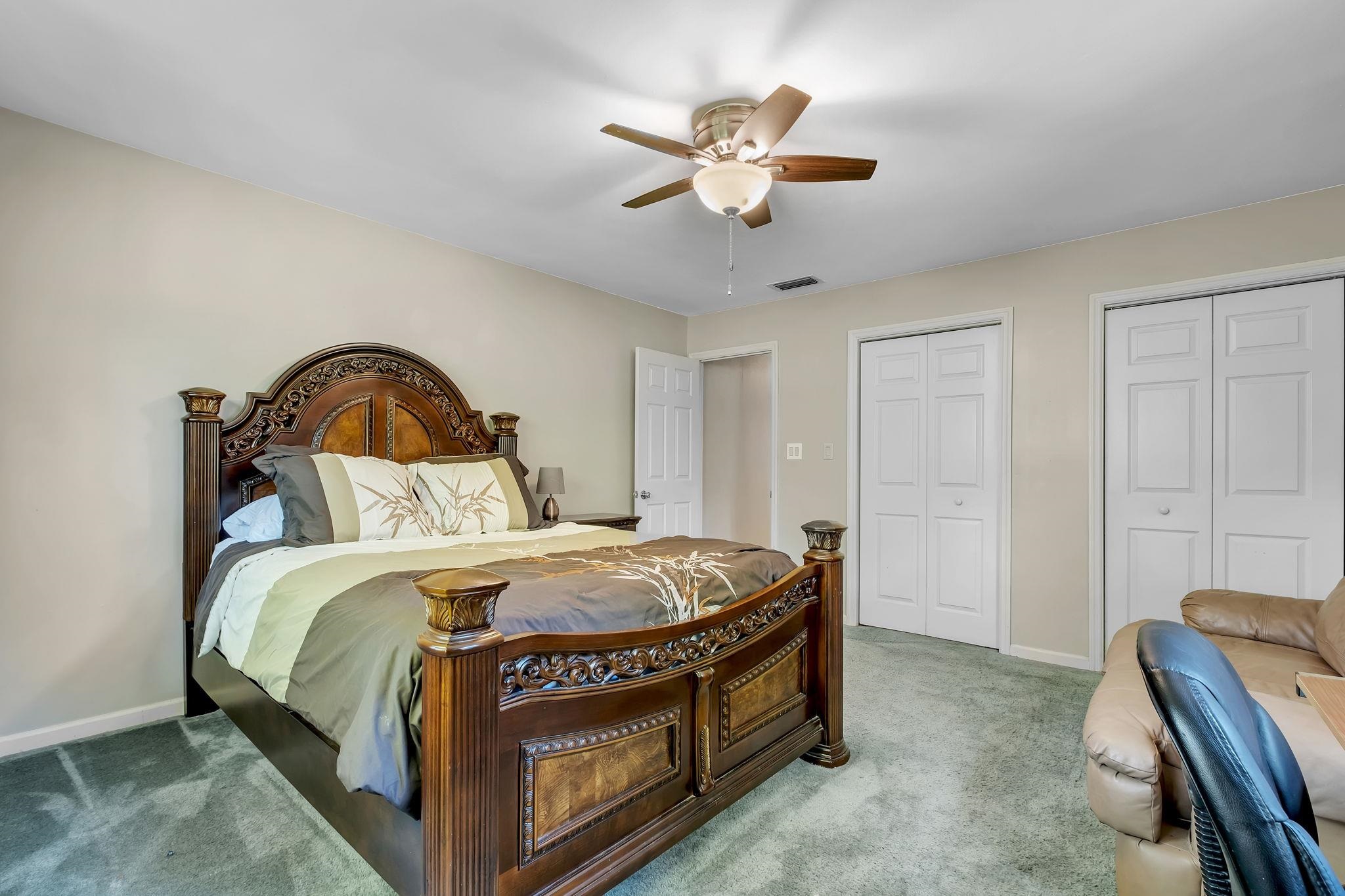 1718 Brookside Boulevard