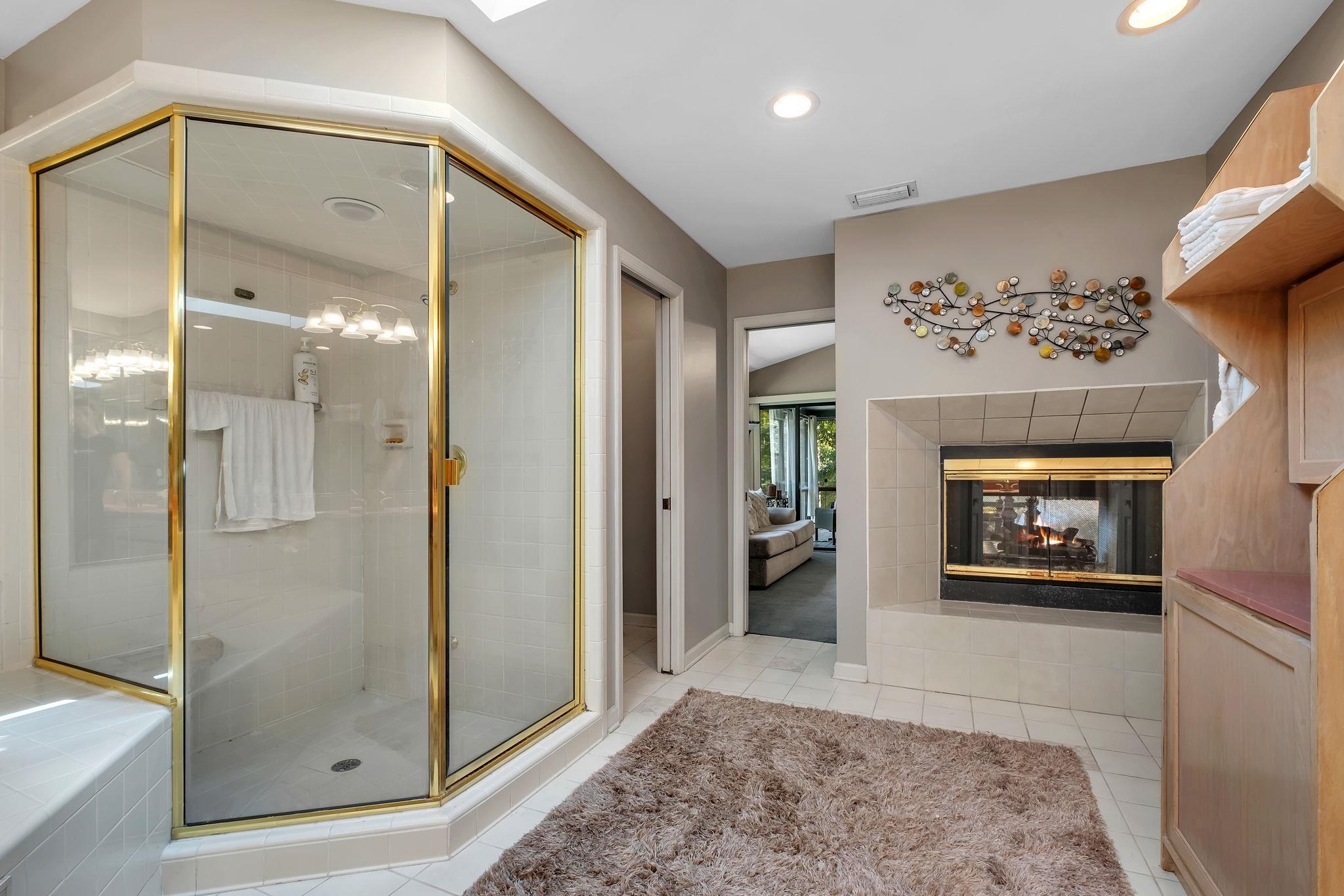 1718 Brookside Boulevard