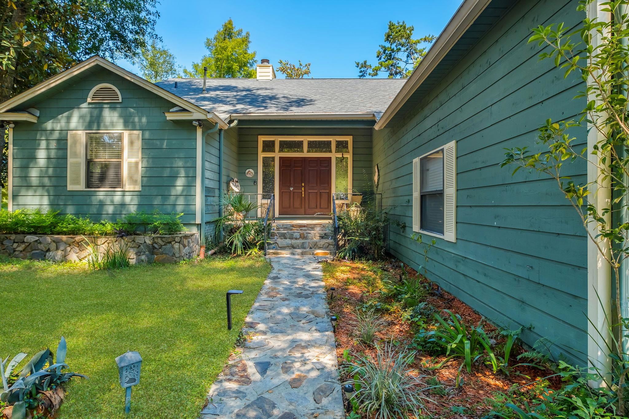 1718 Brookside Boulevard