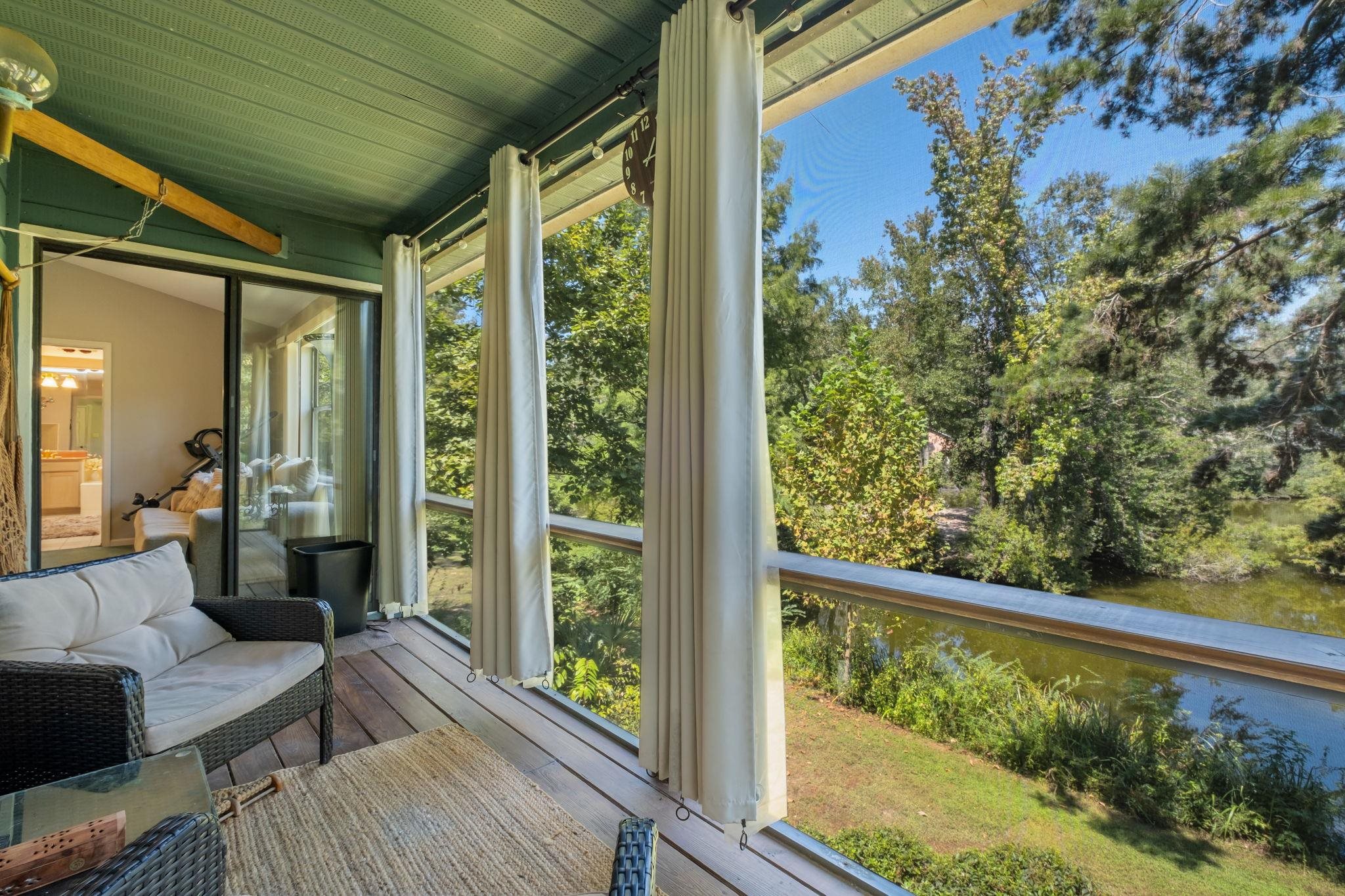 1718 Brookside Boulevard