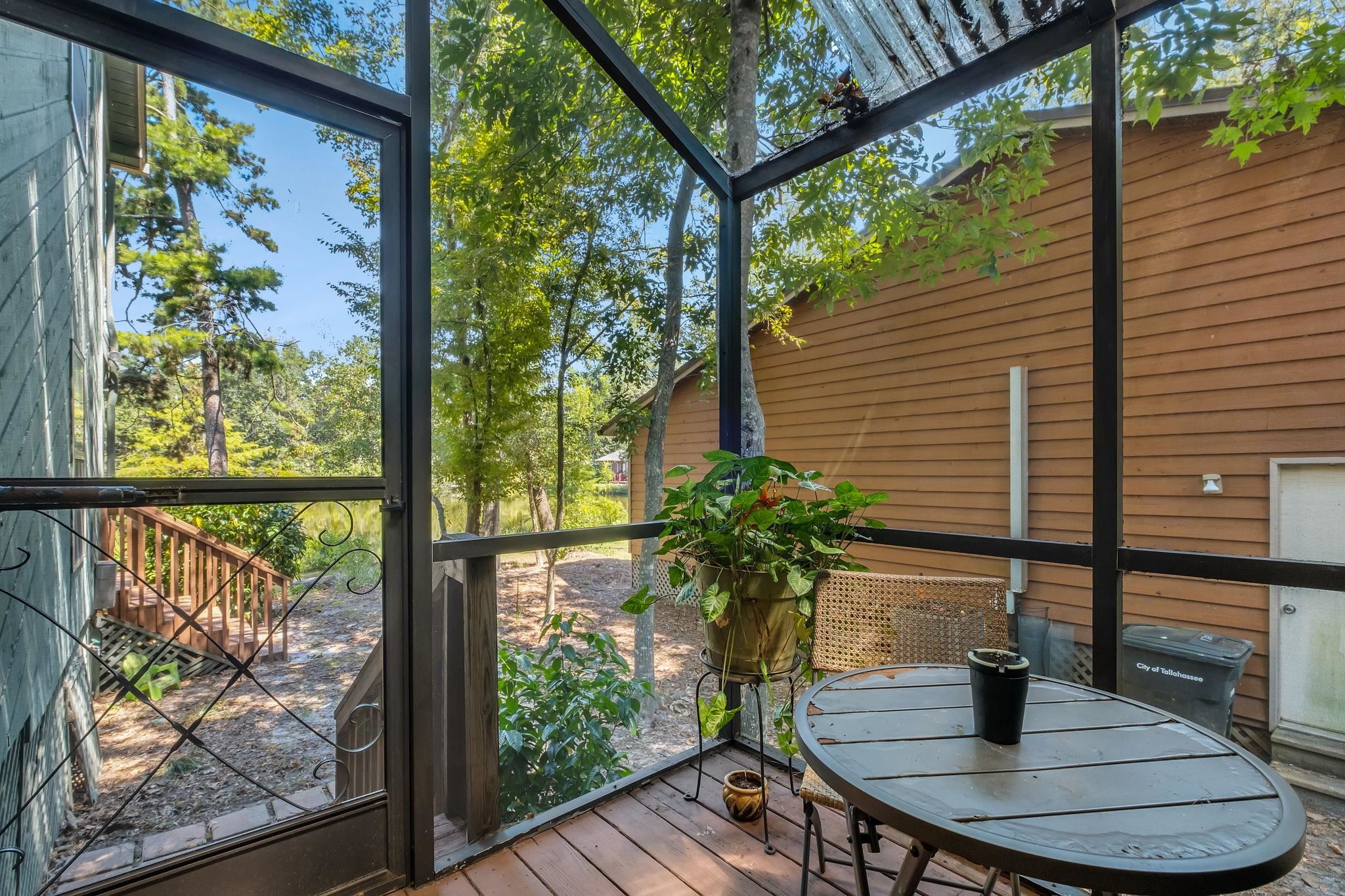 1718 Brookside Boulevard