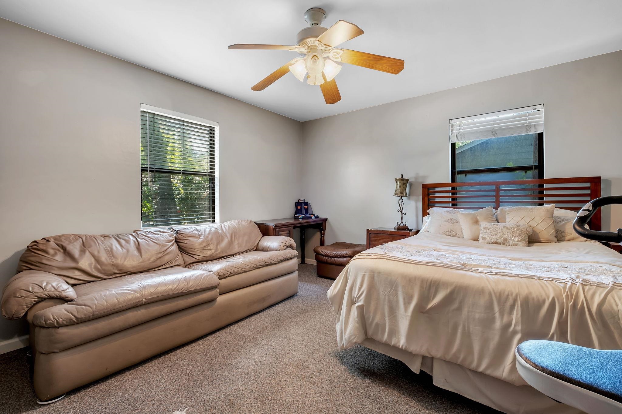 1718 Brookside Boulevard