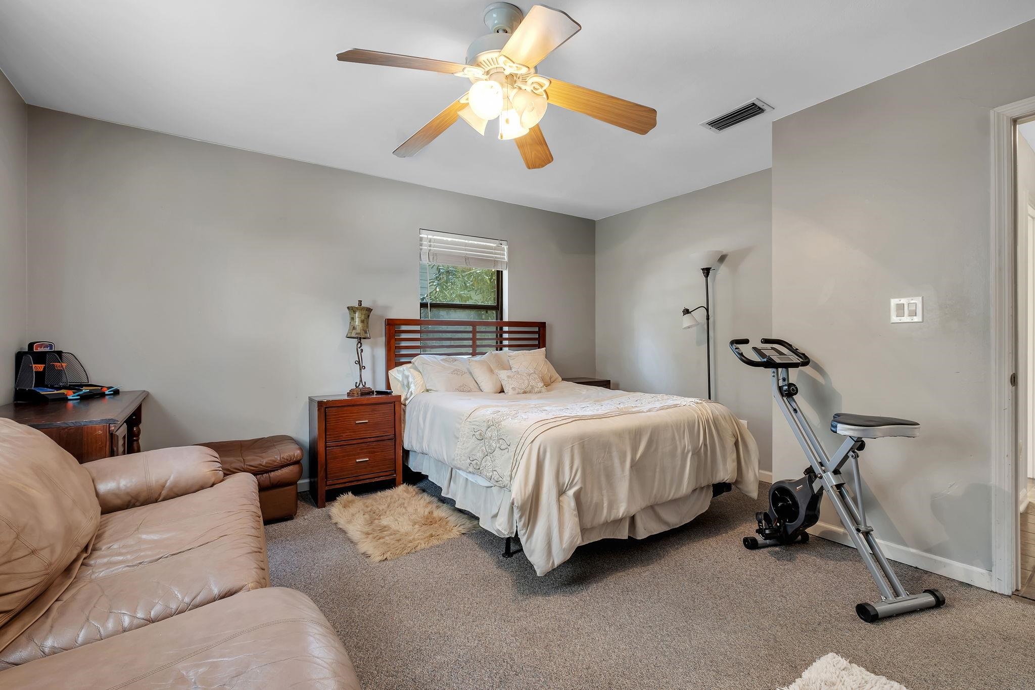 1718 Brookside Boulevard