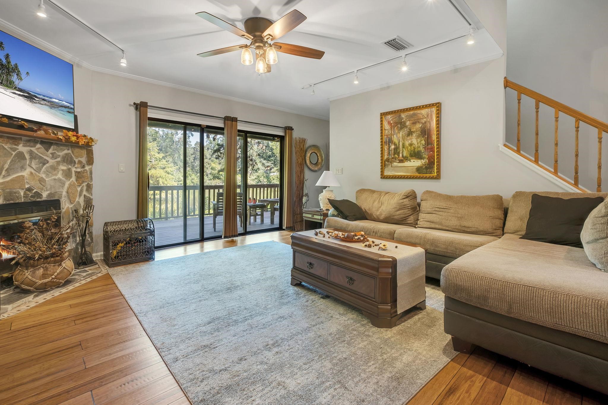 1718 Brookside Boulevard