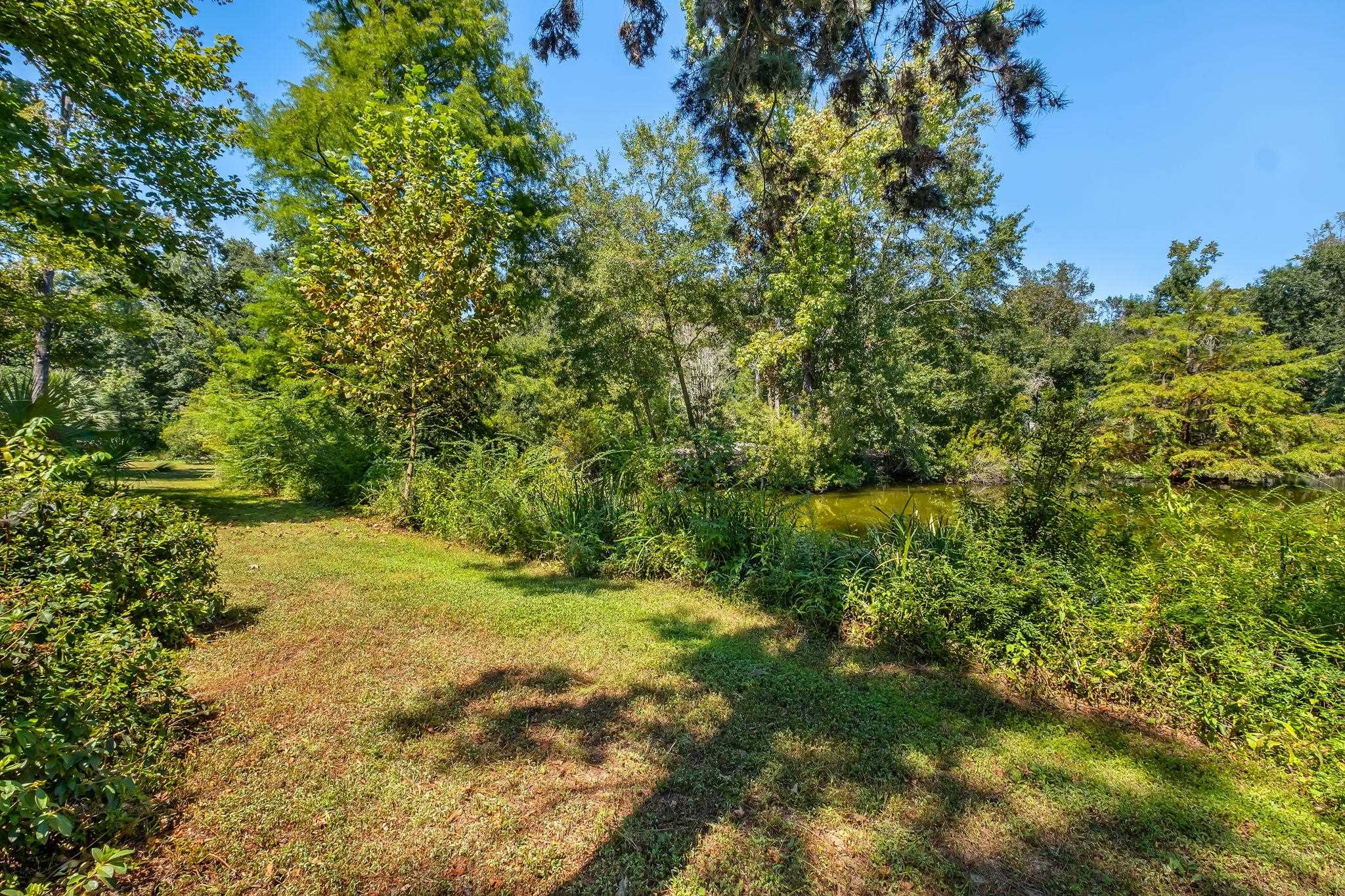 1718 Brookside Boulevard