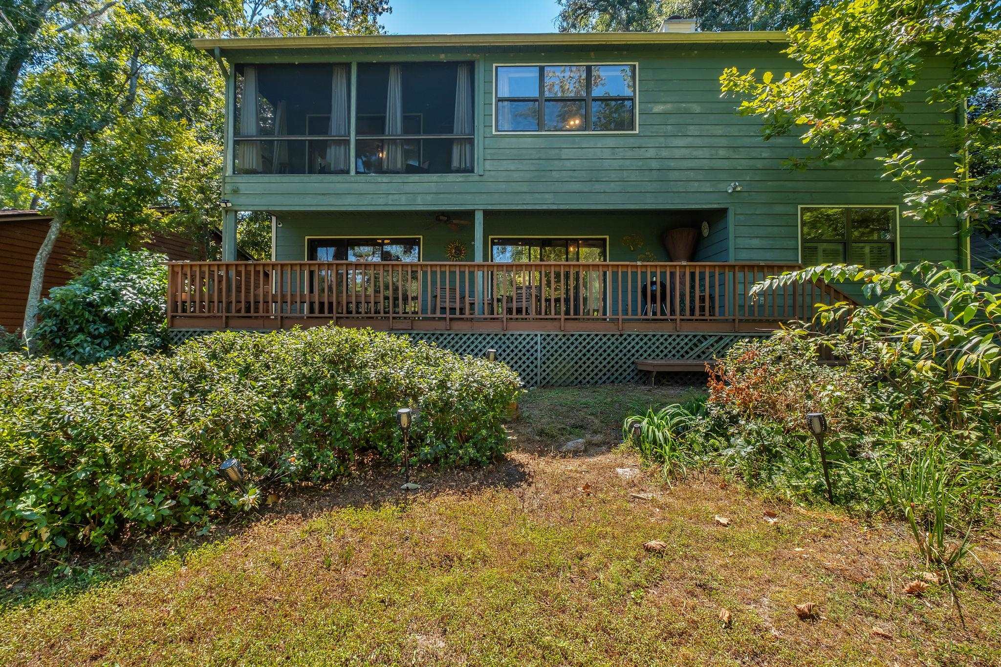 1718 Brookside Boulevard