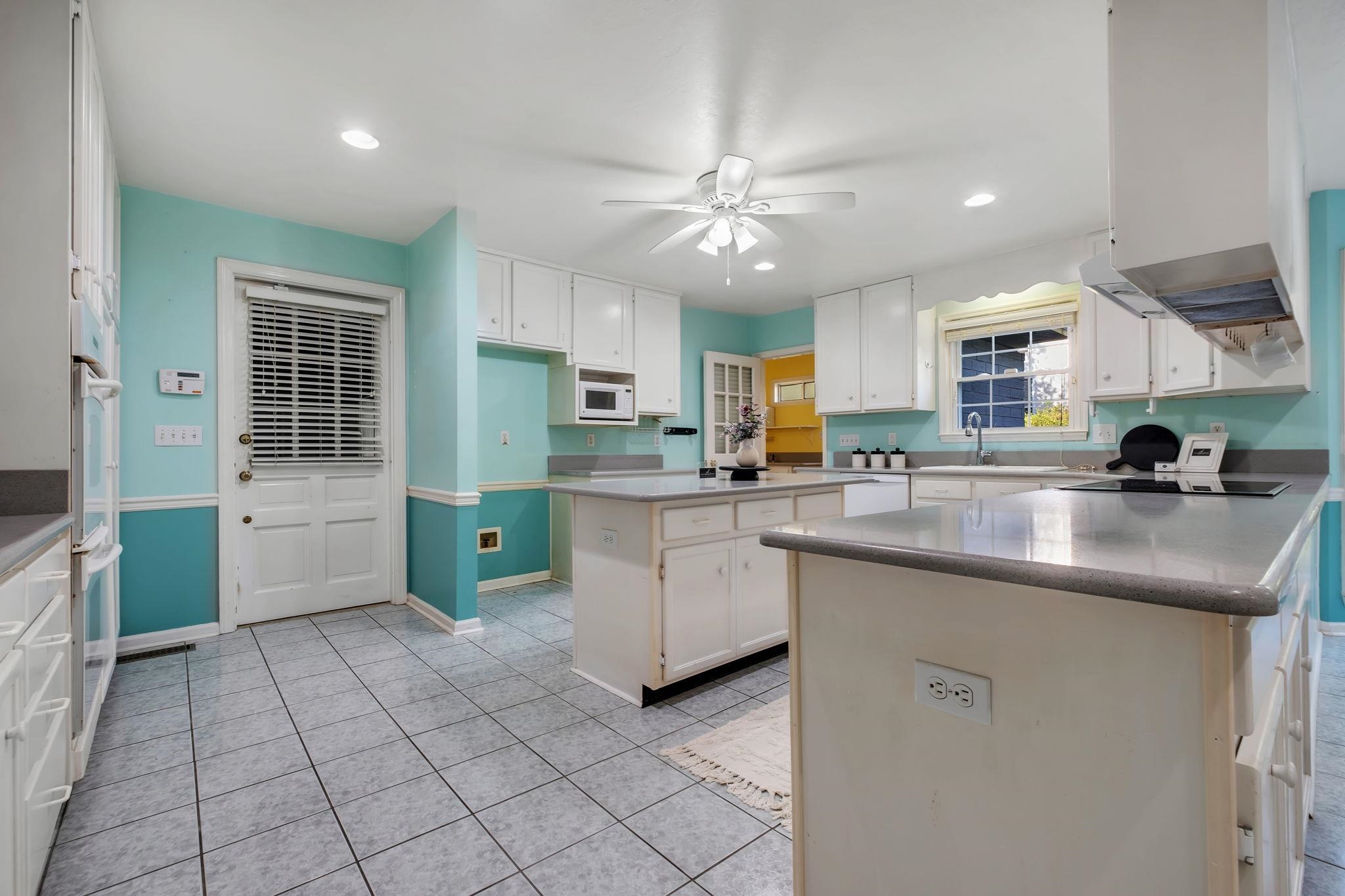 2218 Killarney Way