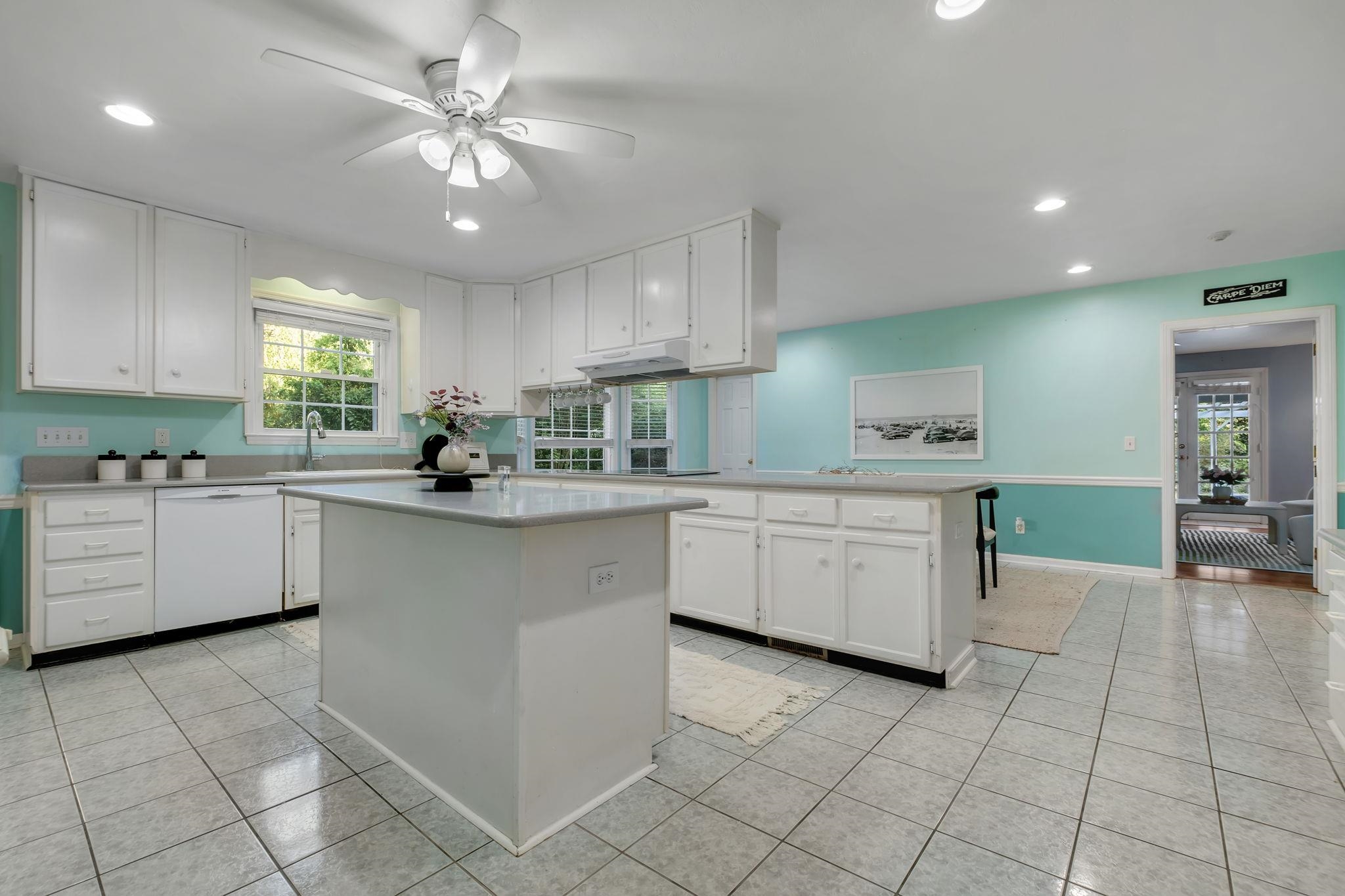 2218 Killarney Way