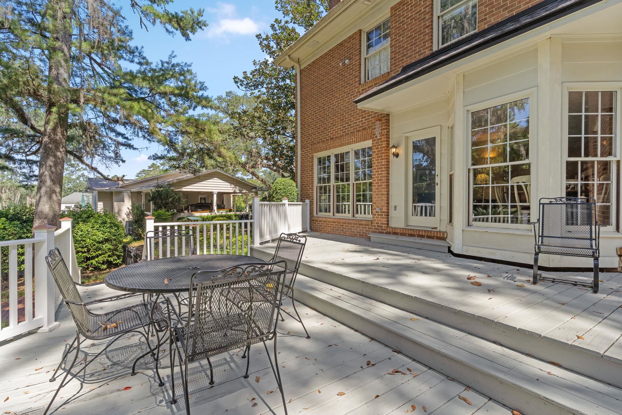 2215 Ellicott Drive