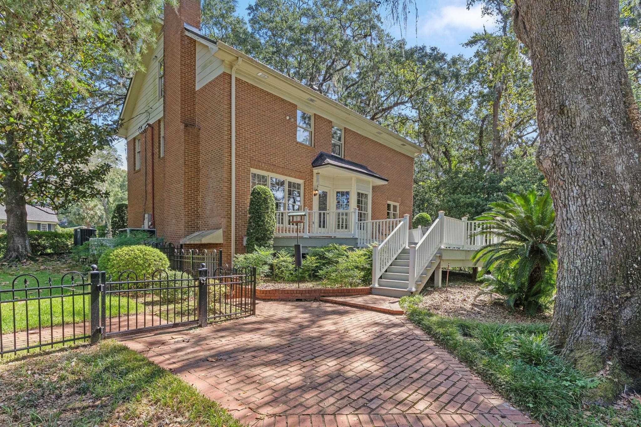 2215 Ellicott Drive