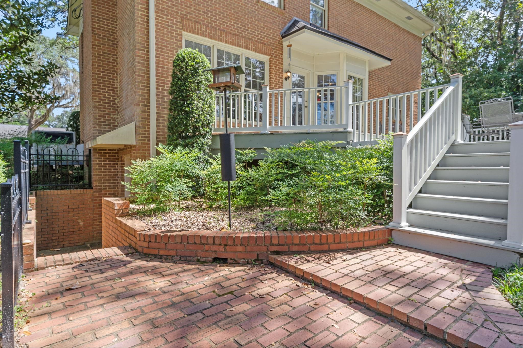 2215 Ellicott Drive