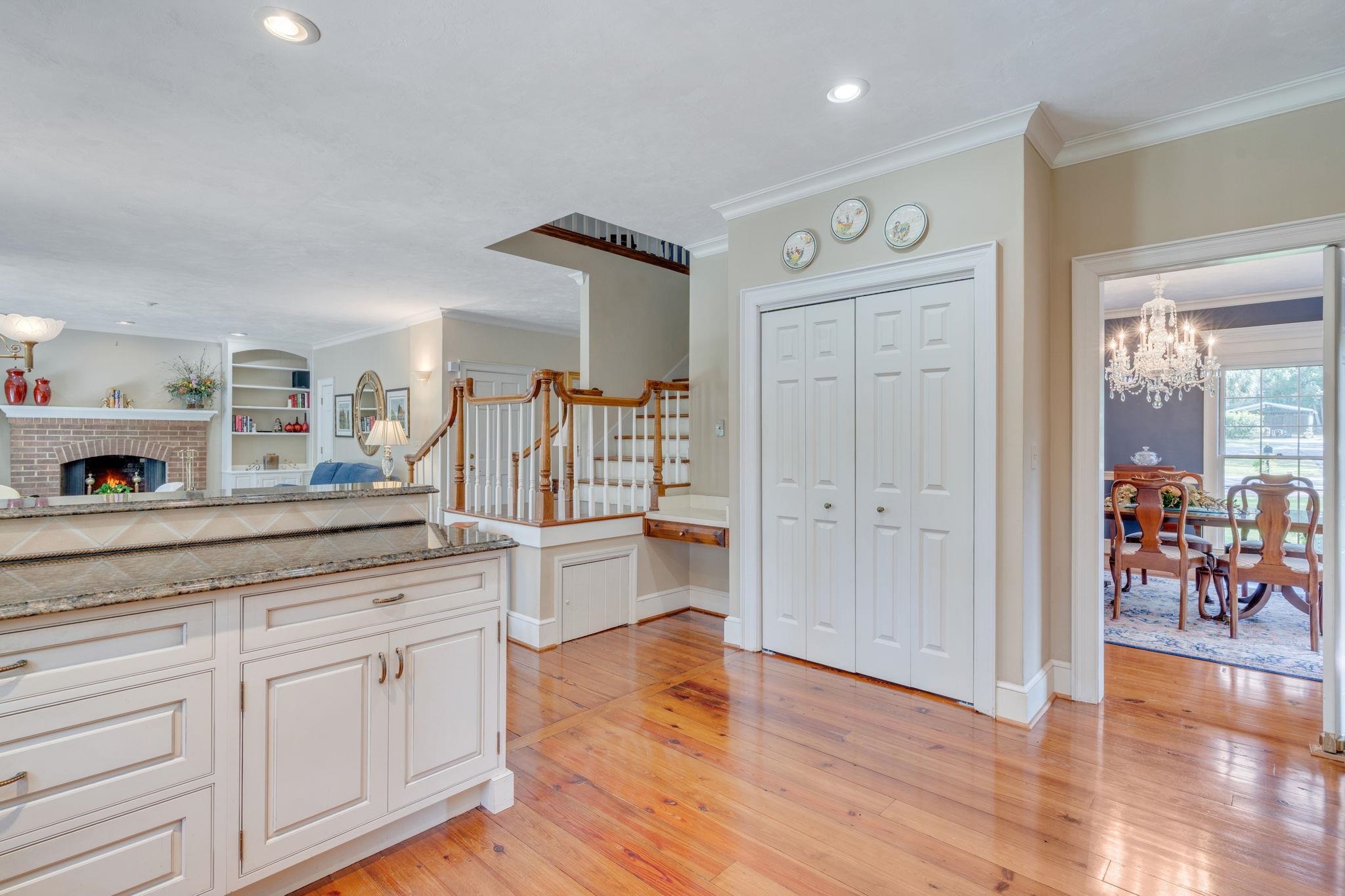2215 Ellicott Drive