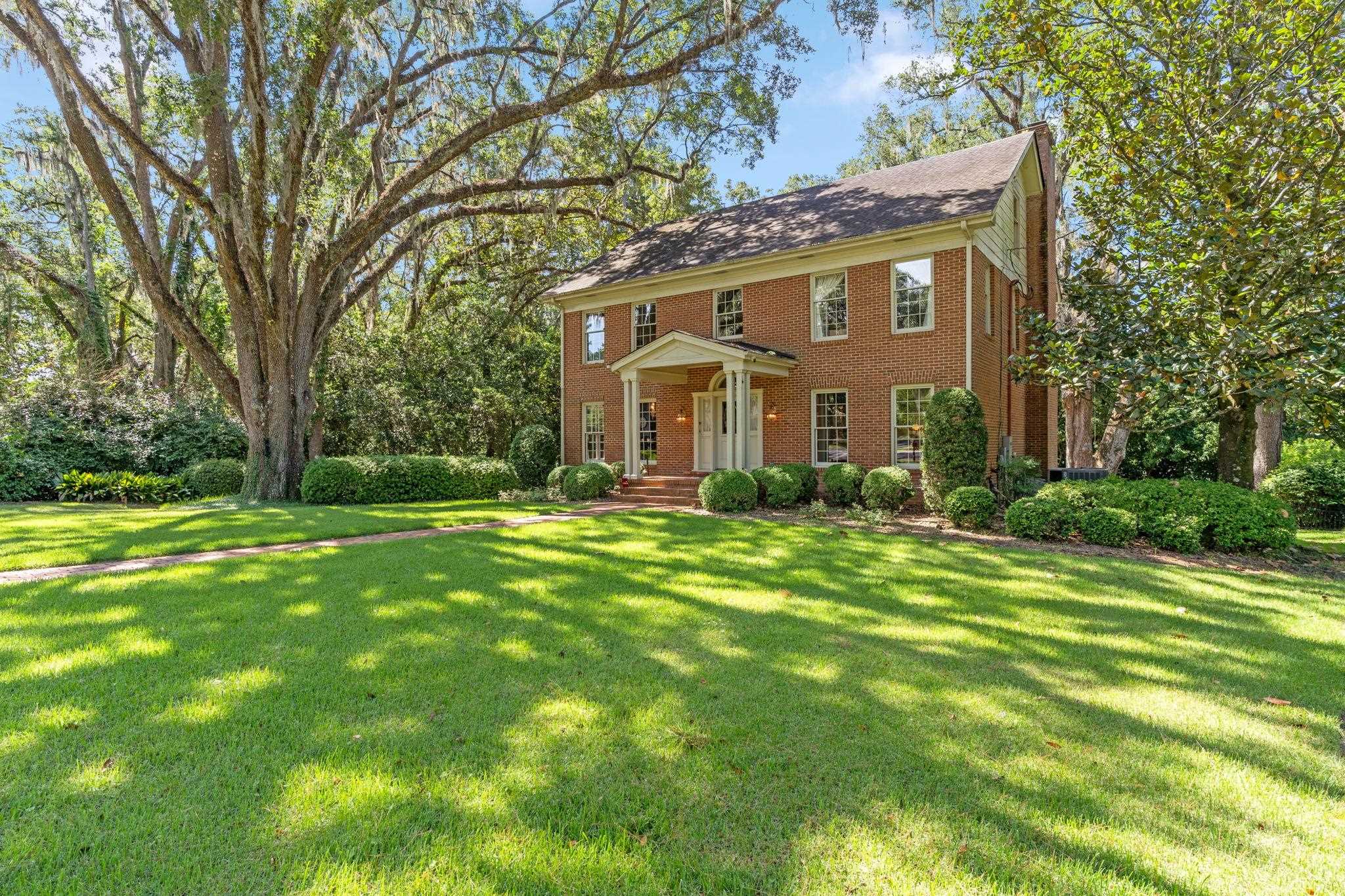 2215 Ellicott Drive