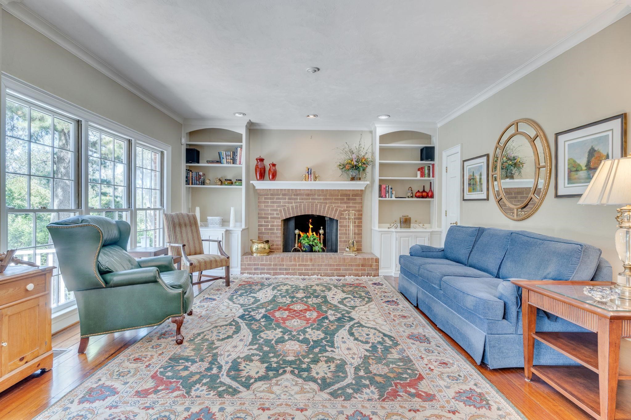 2215 Ellicott Drive