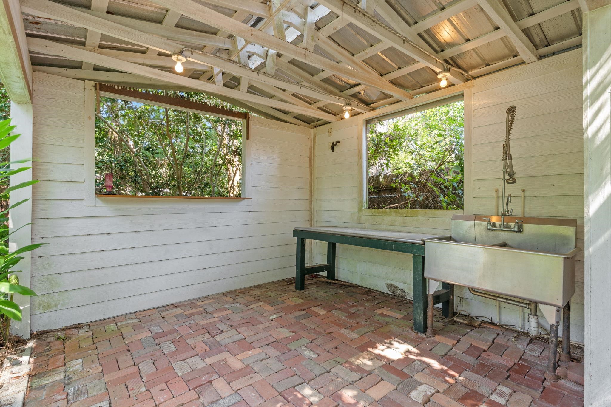 1122 Victory Garden Drive