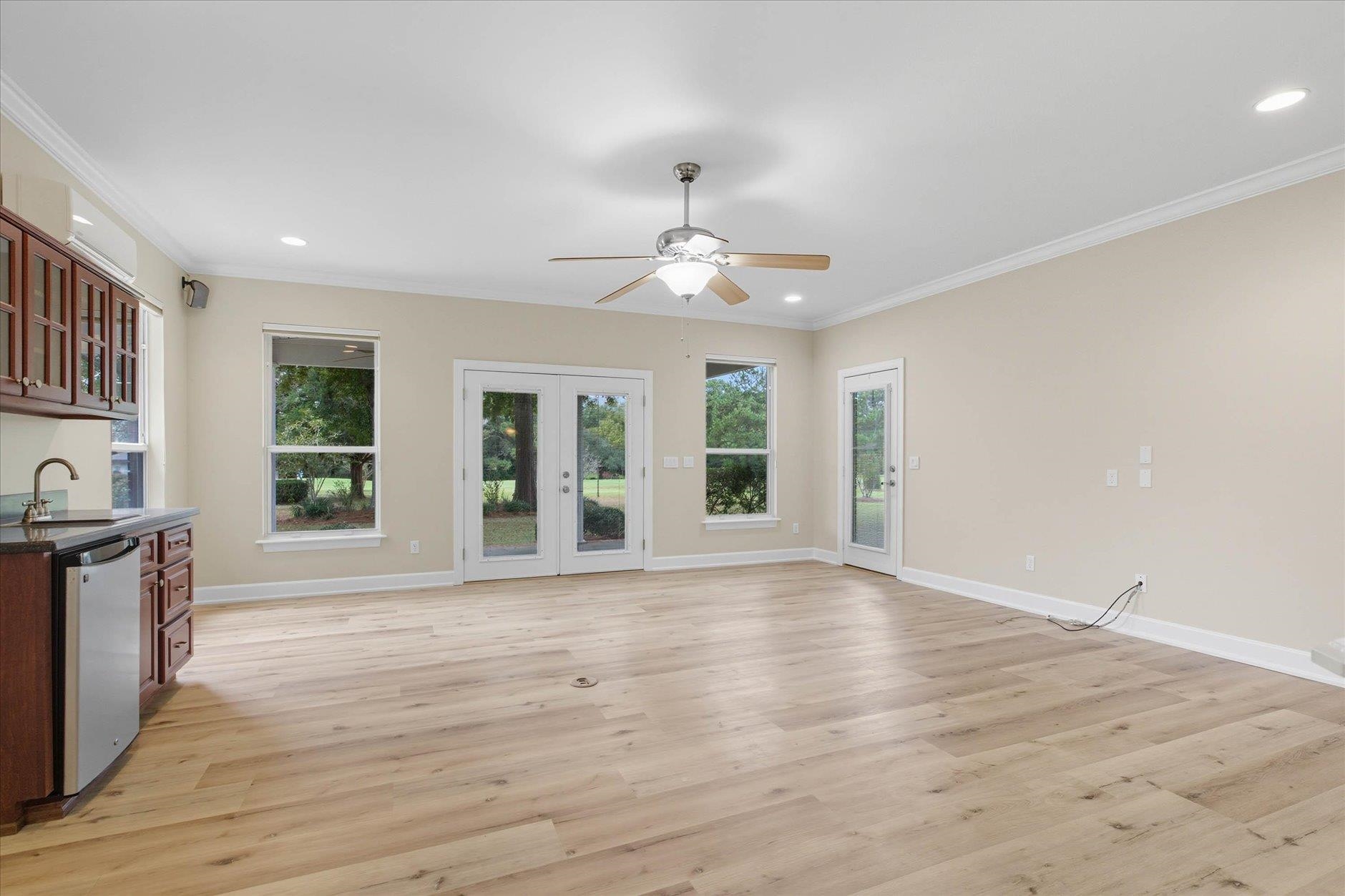 112 Greenway Drive