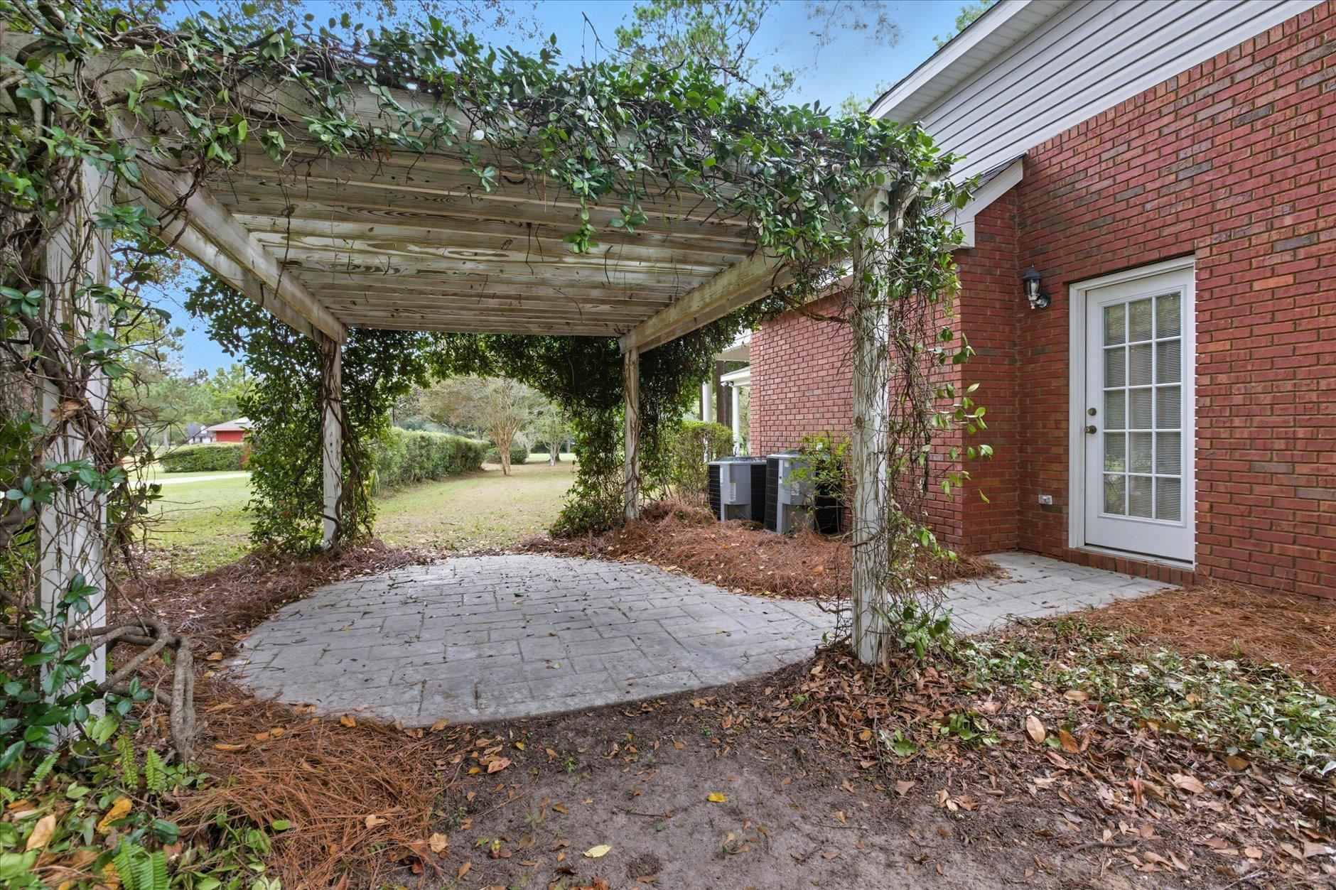 112 Greenway Drive