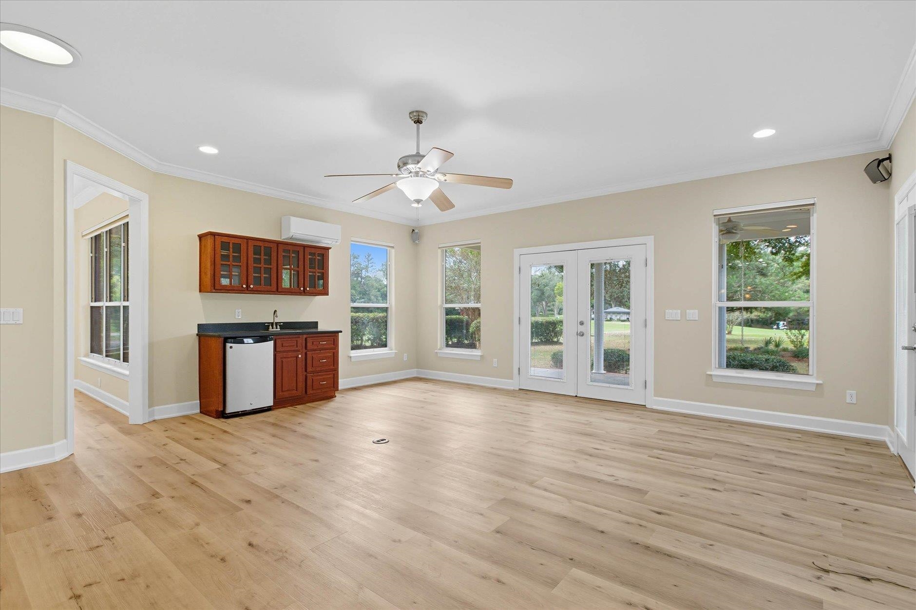 112 Greenway Drive