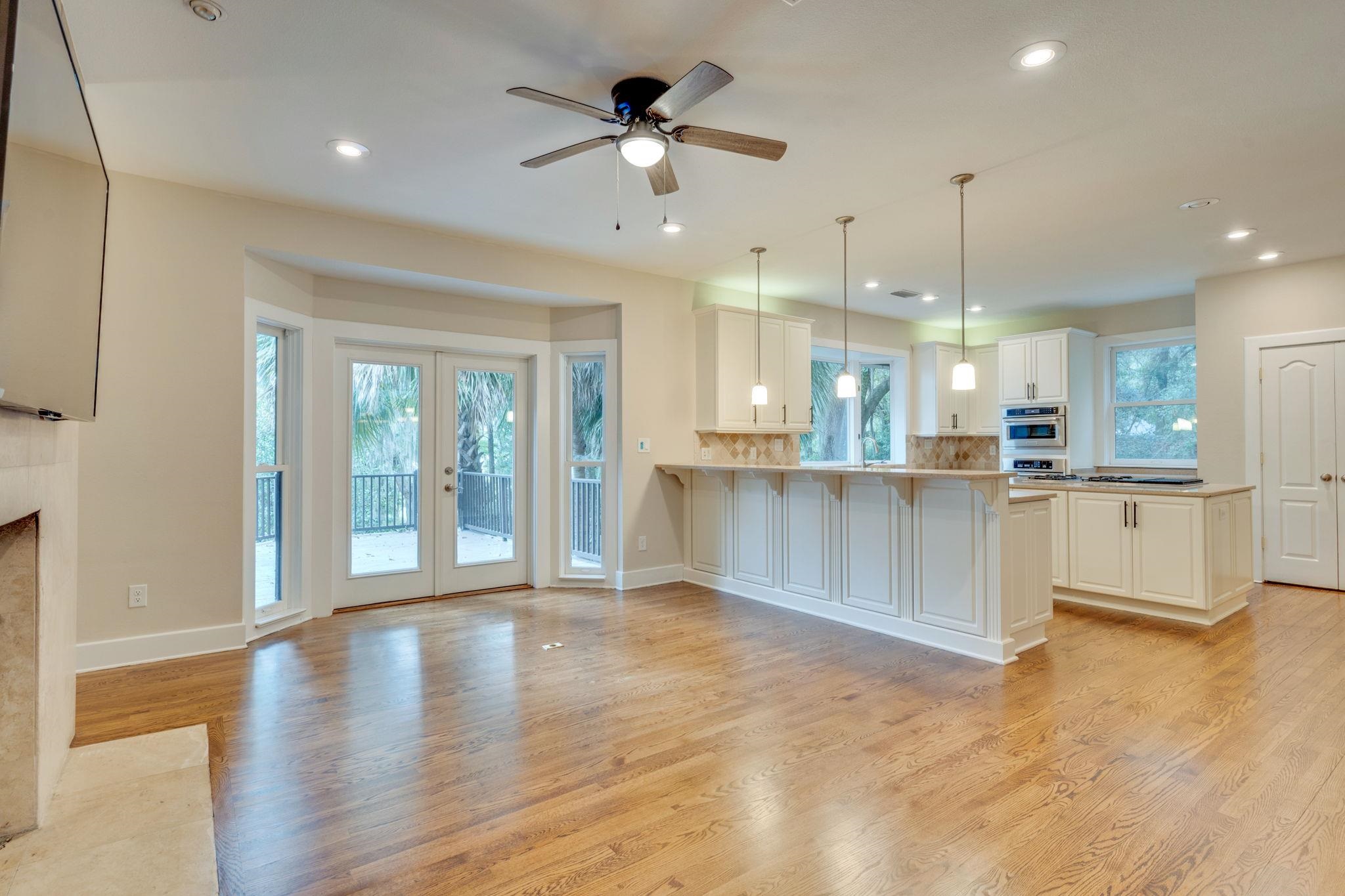 6949 Mcbride Point