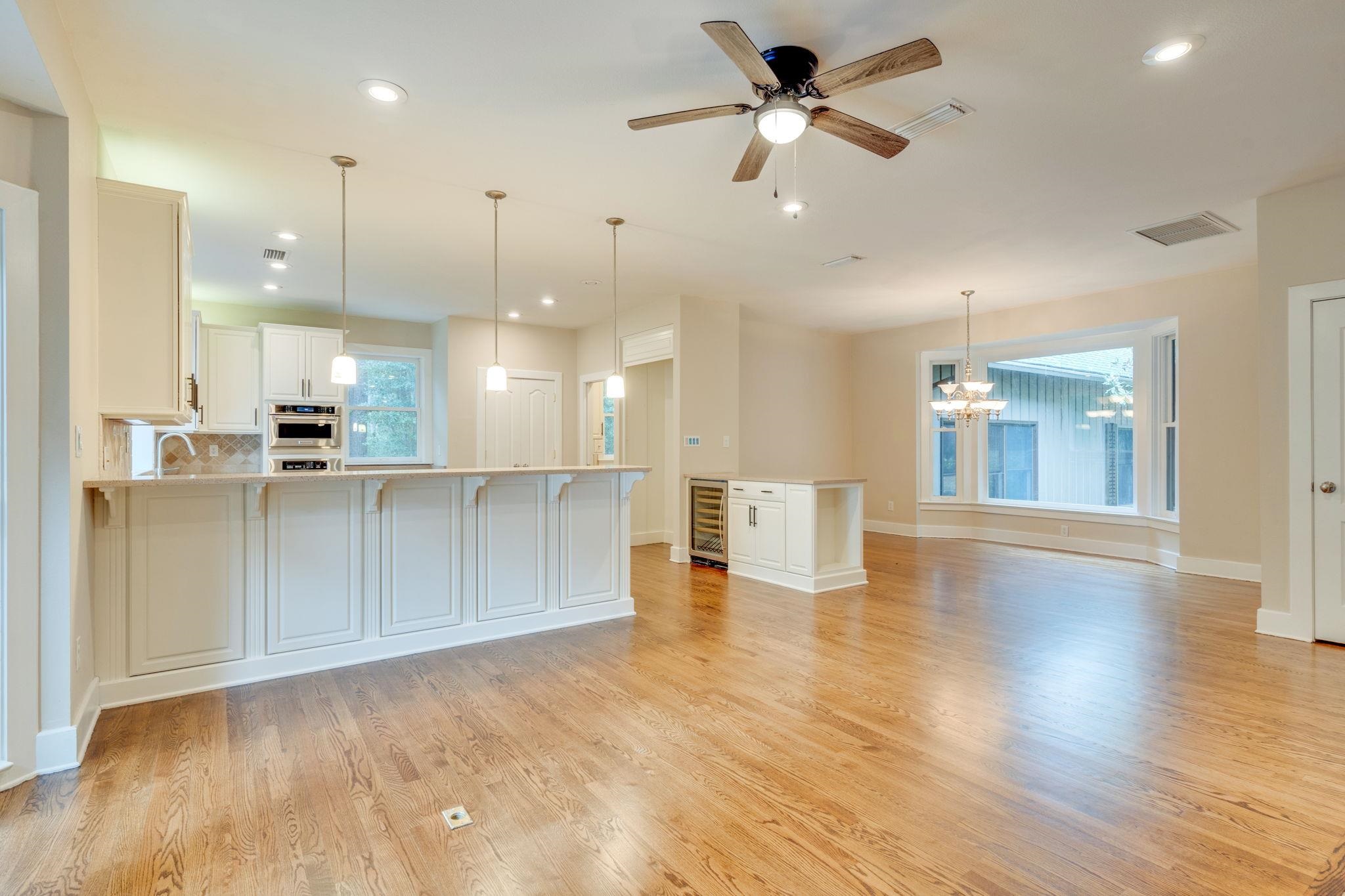 6949 Mcbride Point