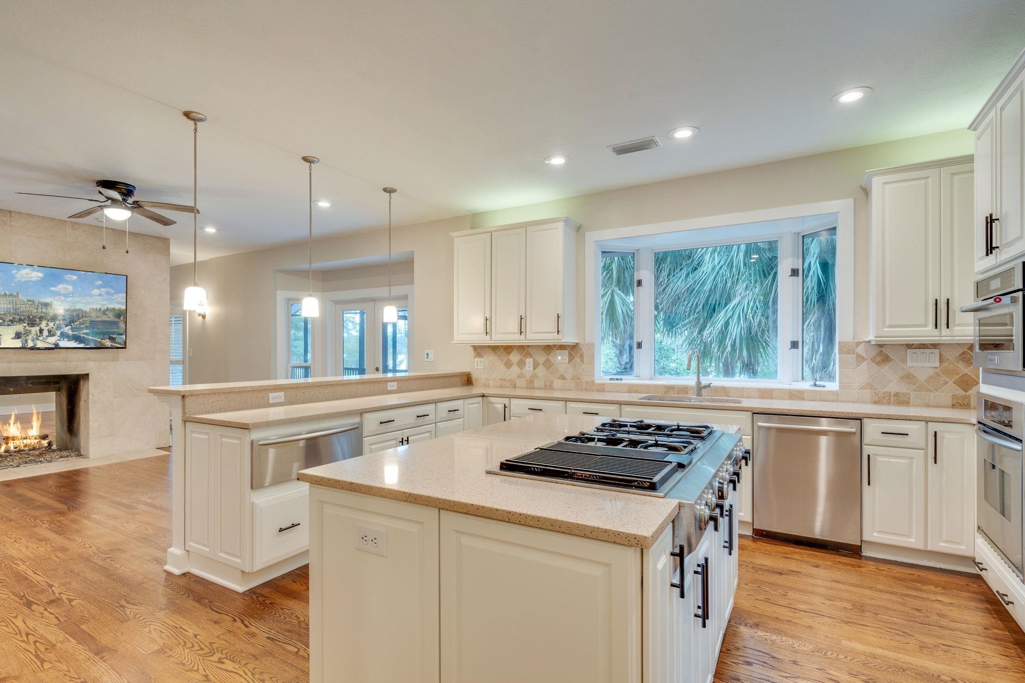 6949 Mcbride Point