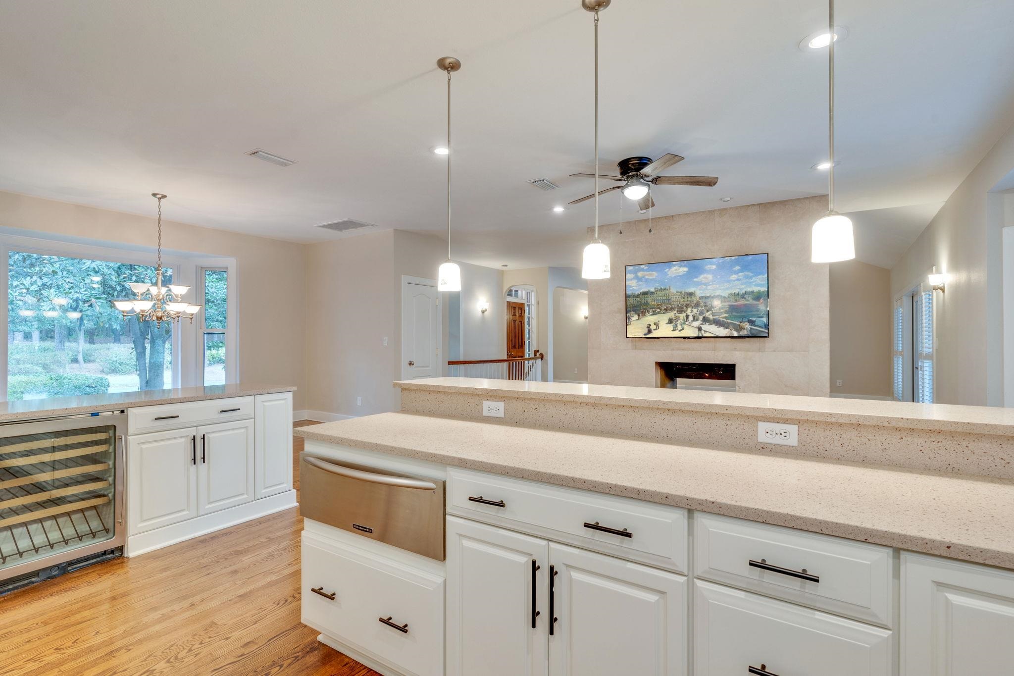 6949 Mcbride Point