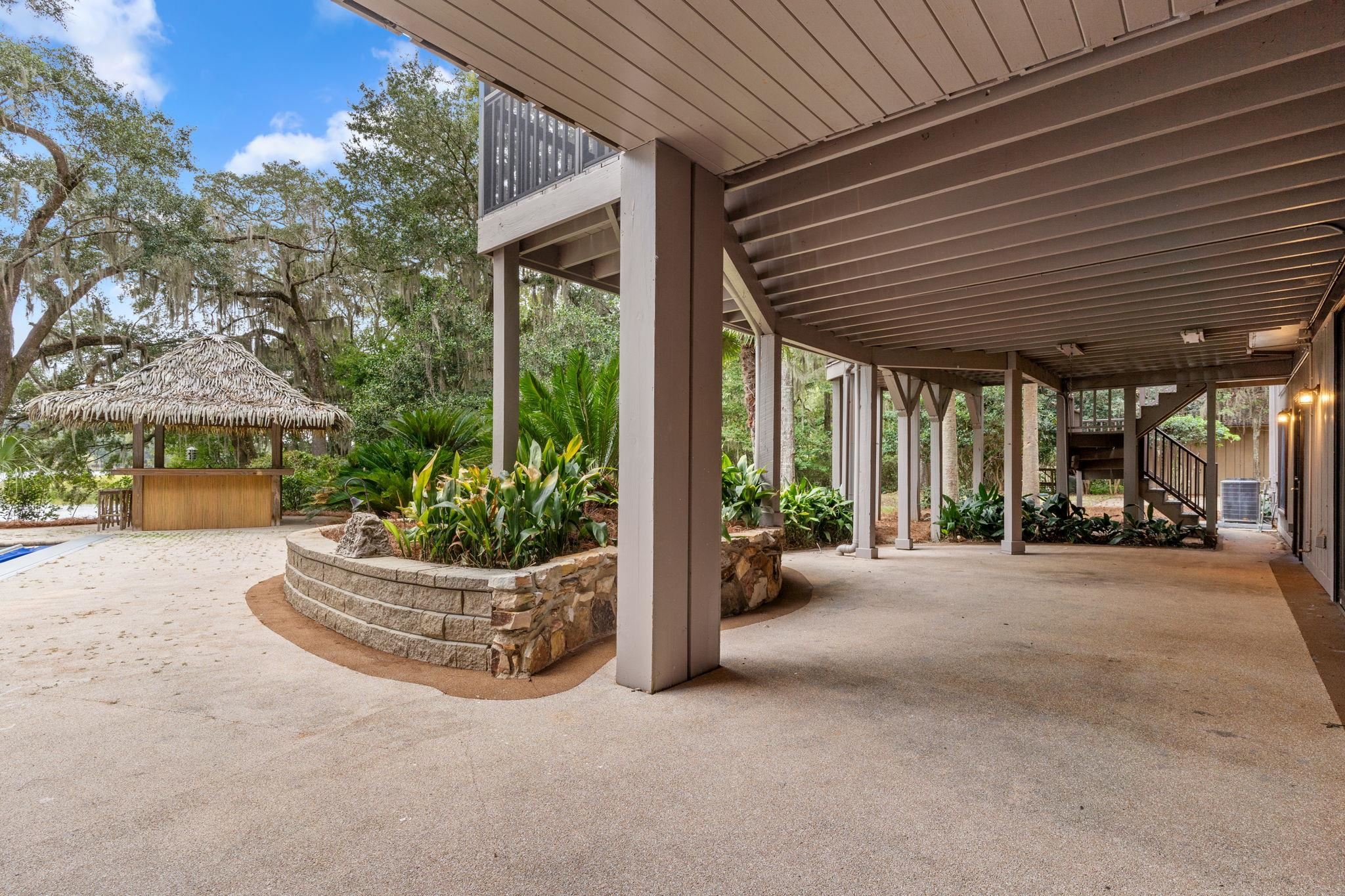 6949 Mcbride Point