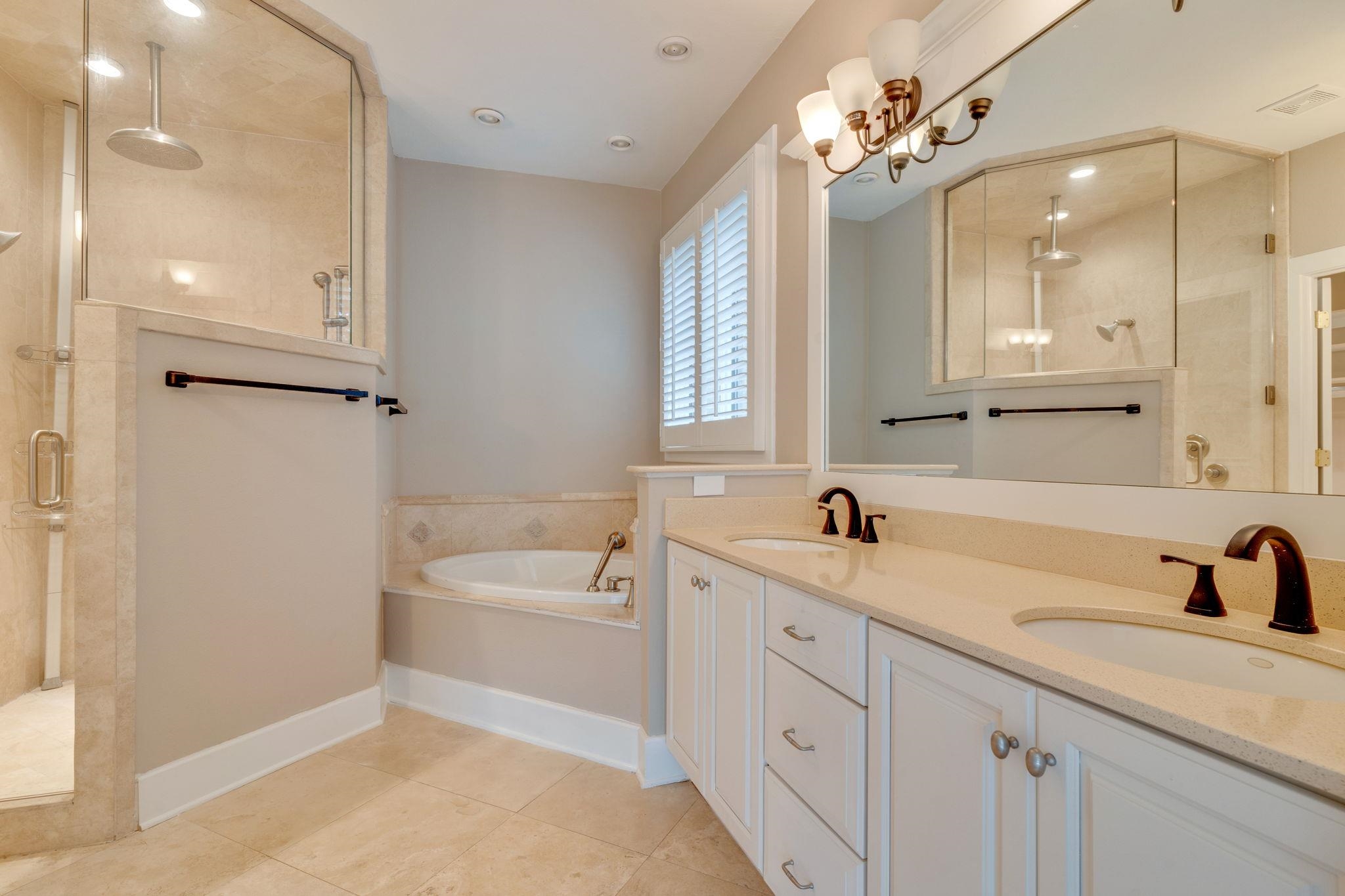 6949 Mcbride Point
