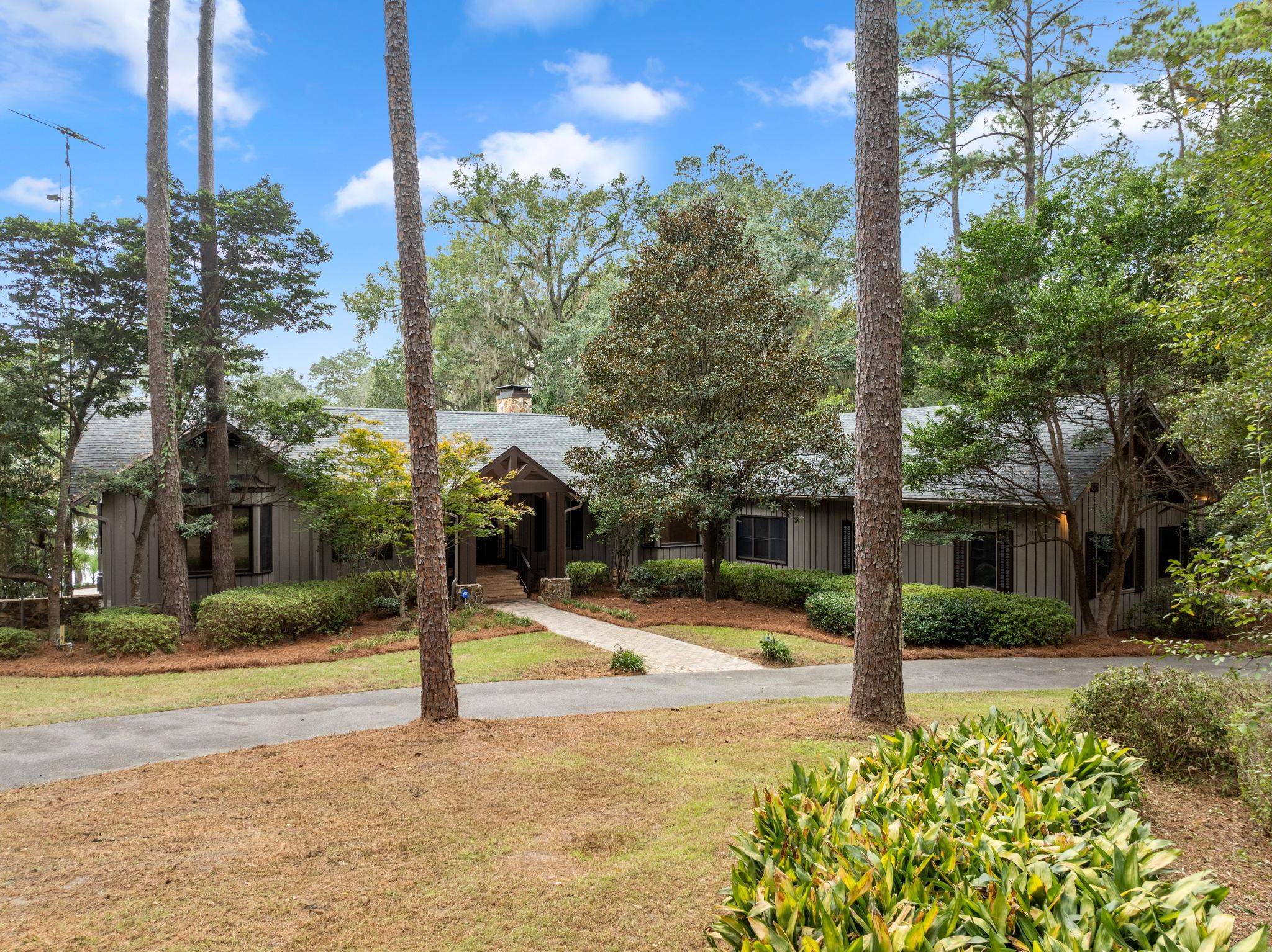 6949 Mcbride Point