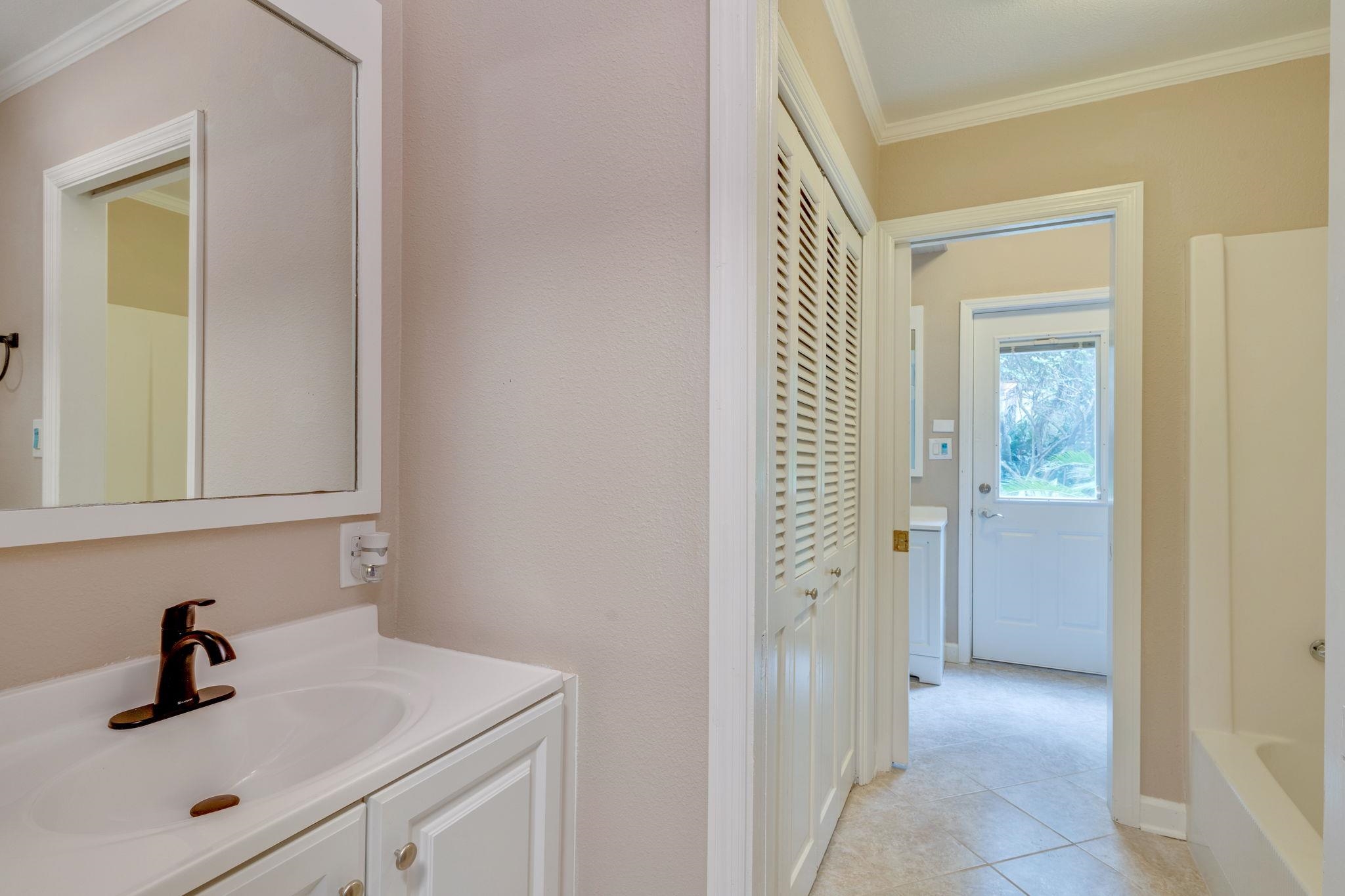 6949 Mcbride Point